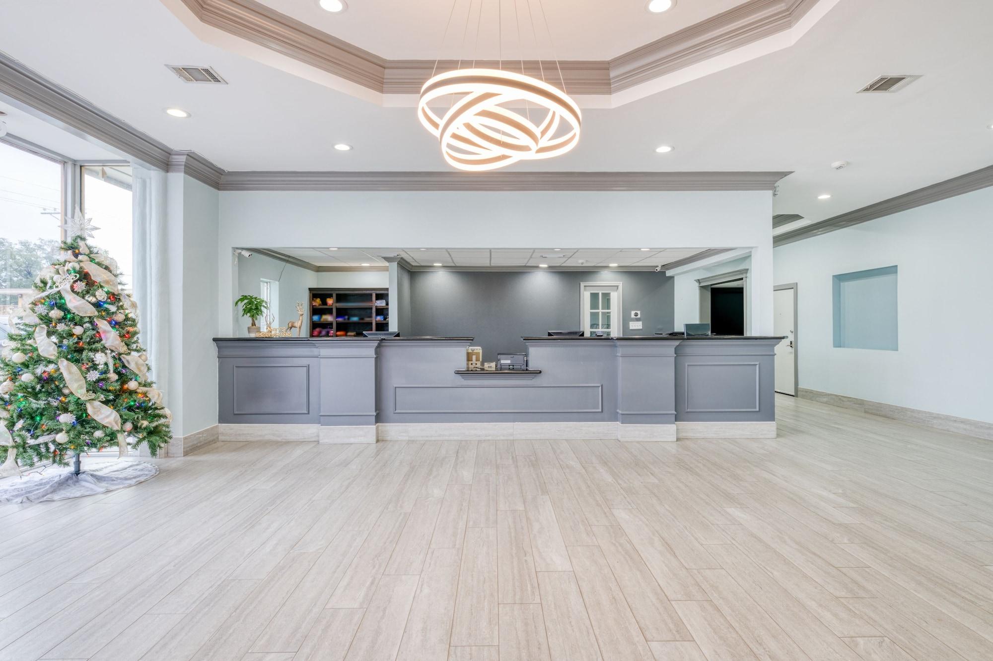 Vista Lobby Hotel elev8