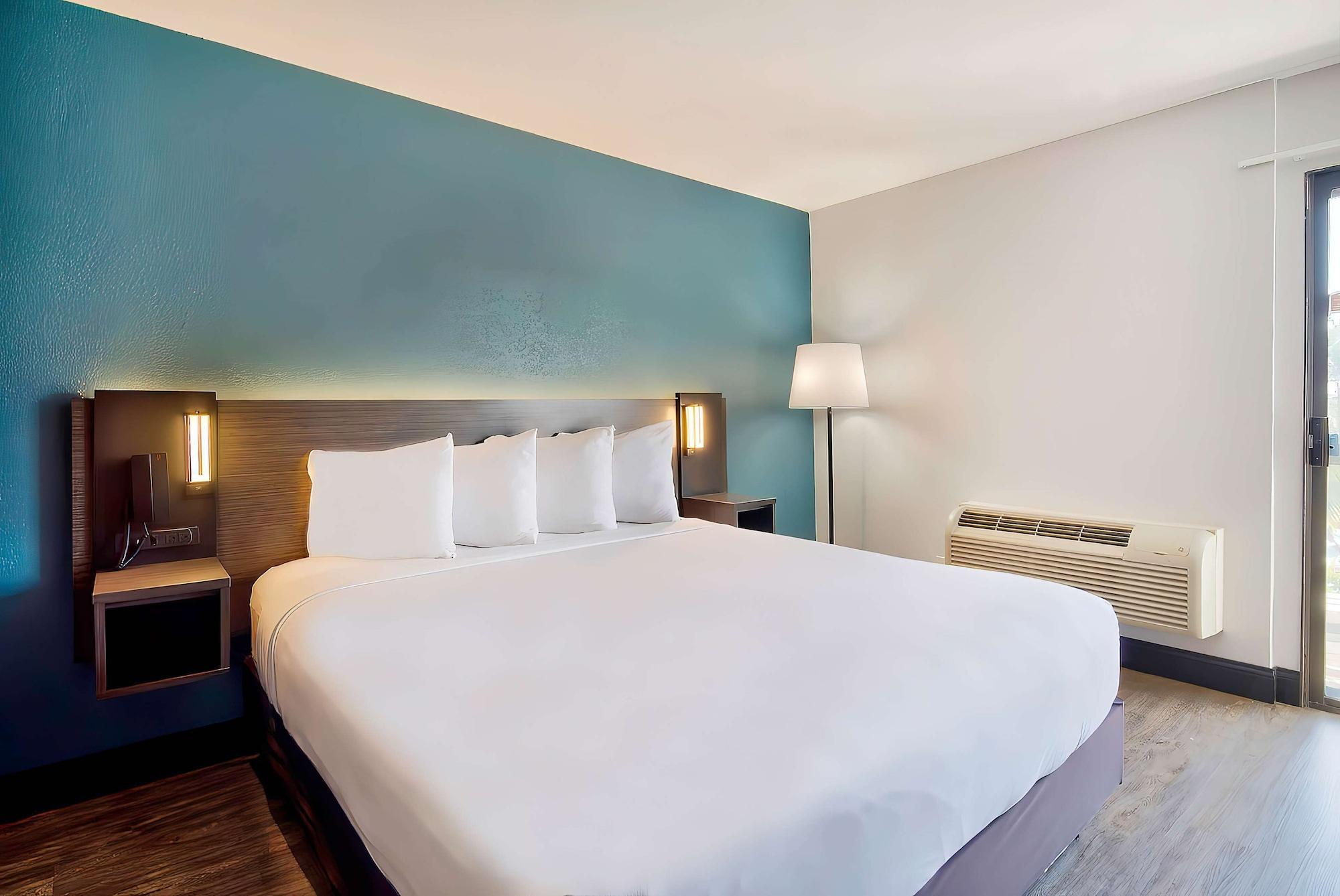 Habitación Studio 6 Suites Lawndale, CA – South Bay