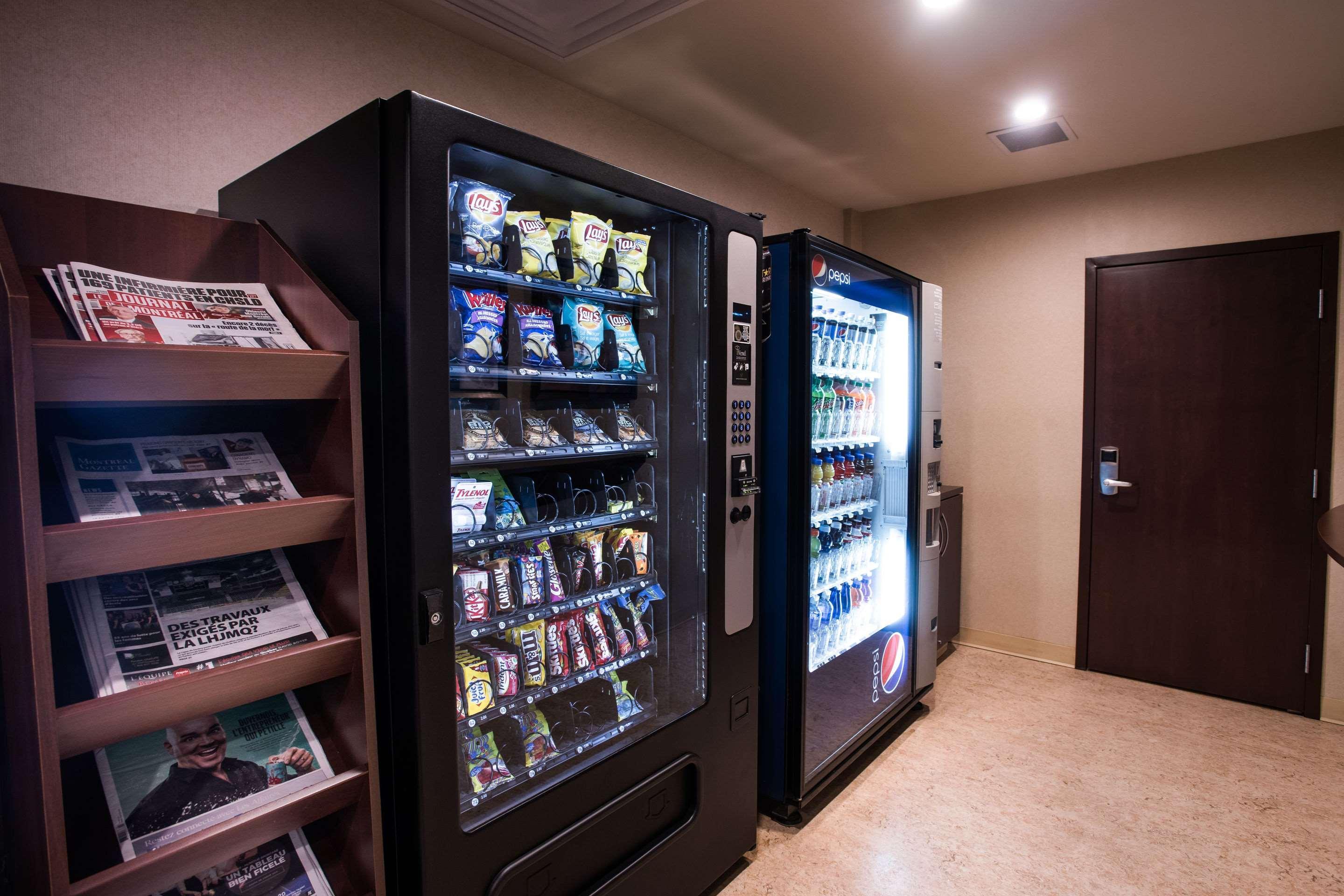 Vista Exterior Quality Inn & Suites Val Dor