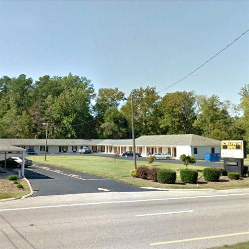 Varios Crown Inn Motel