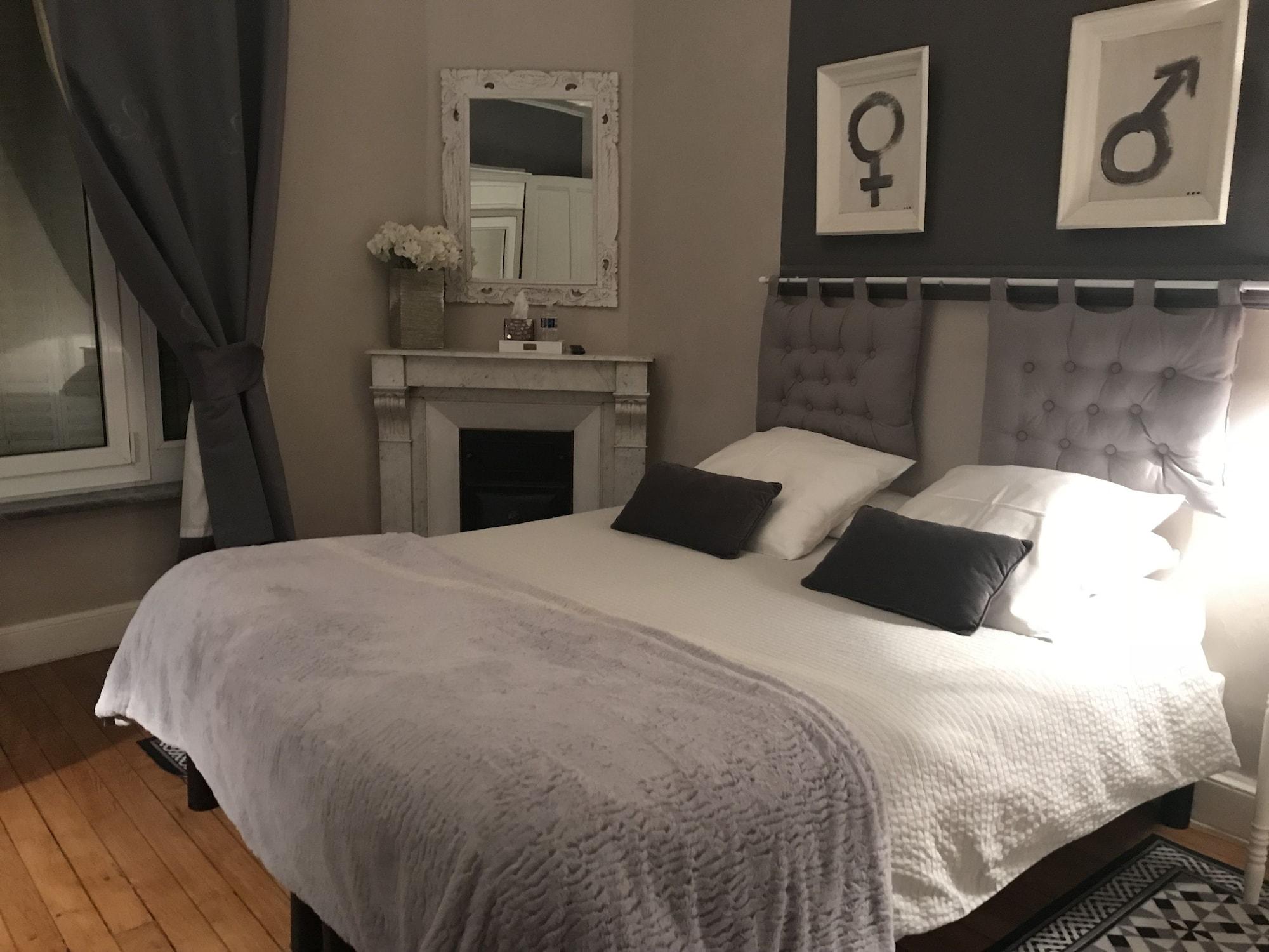 Varios Le Clos De La Tour