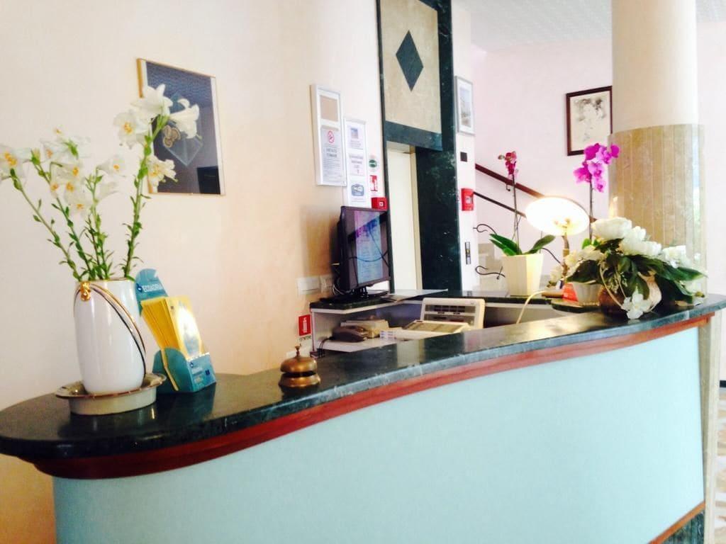 Vista Lobby Hotel Lazzarini