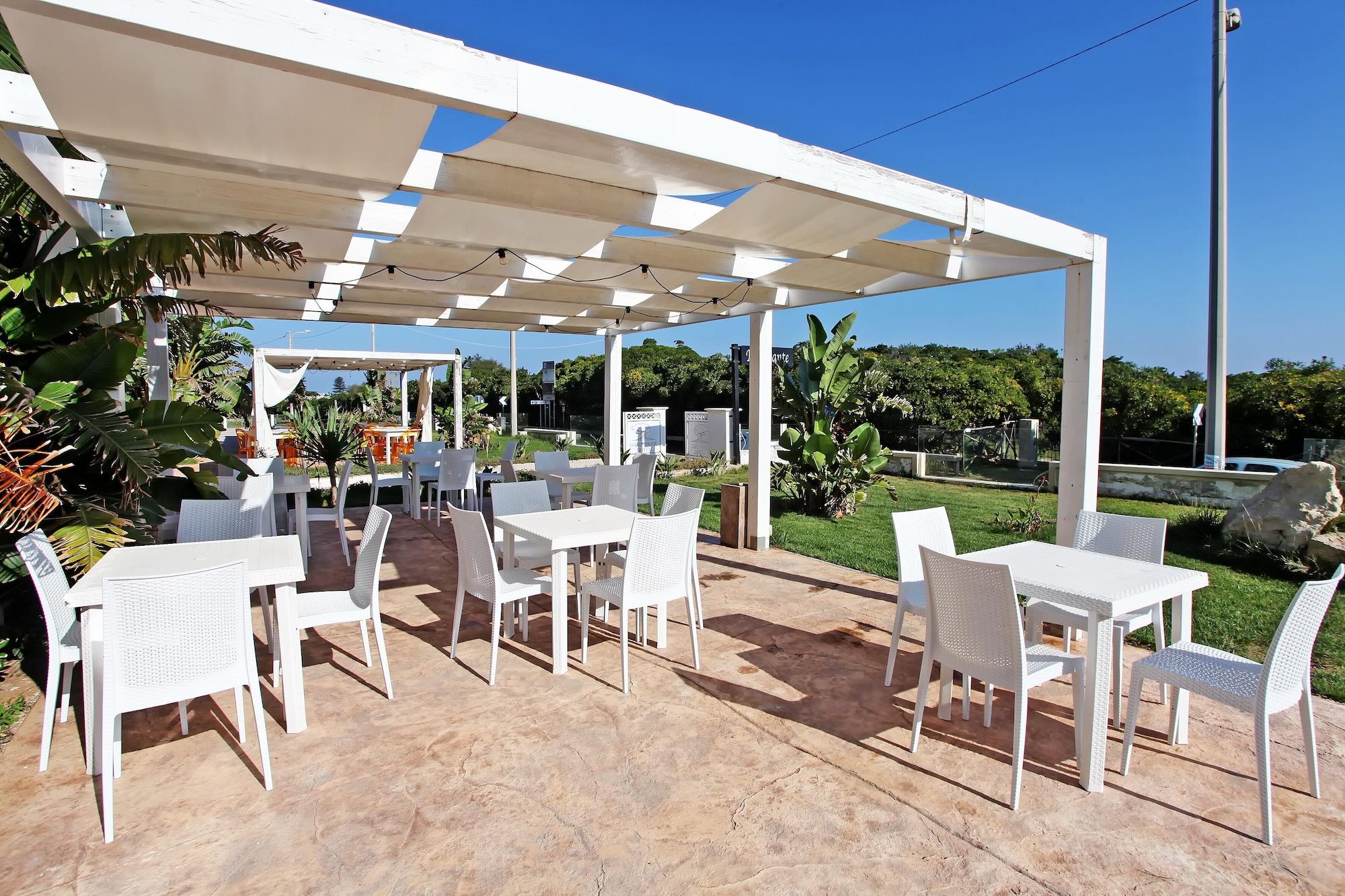 Bar/Salón Oasis Park Hotel