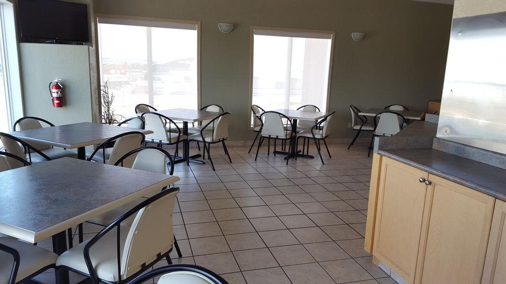 Restaurant Super 8 by Wyndham Pincher Creek