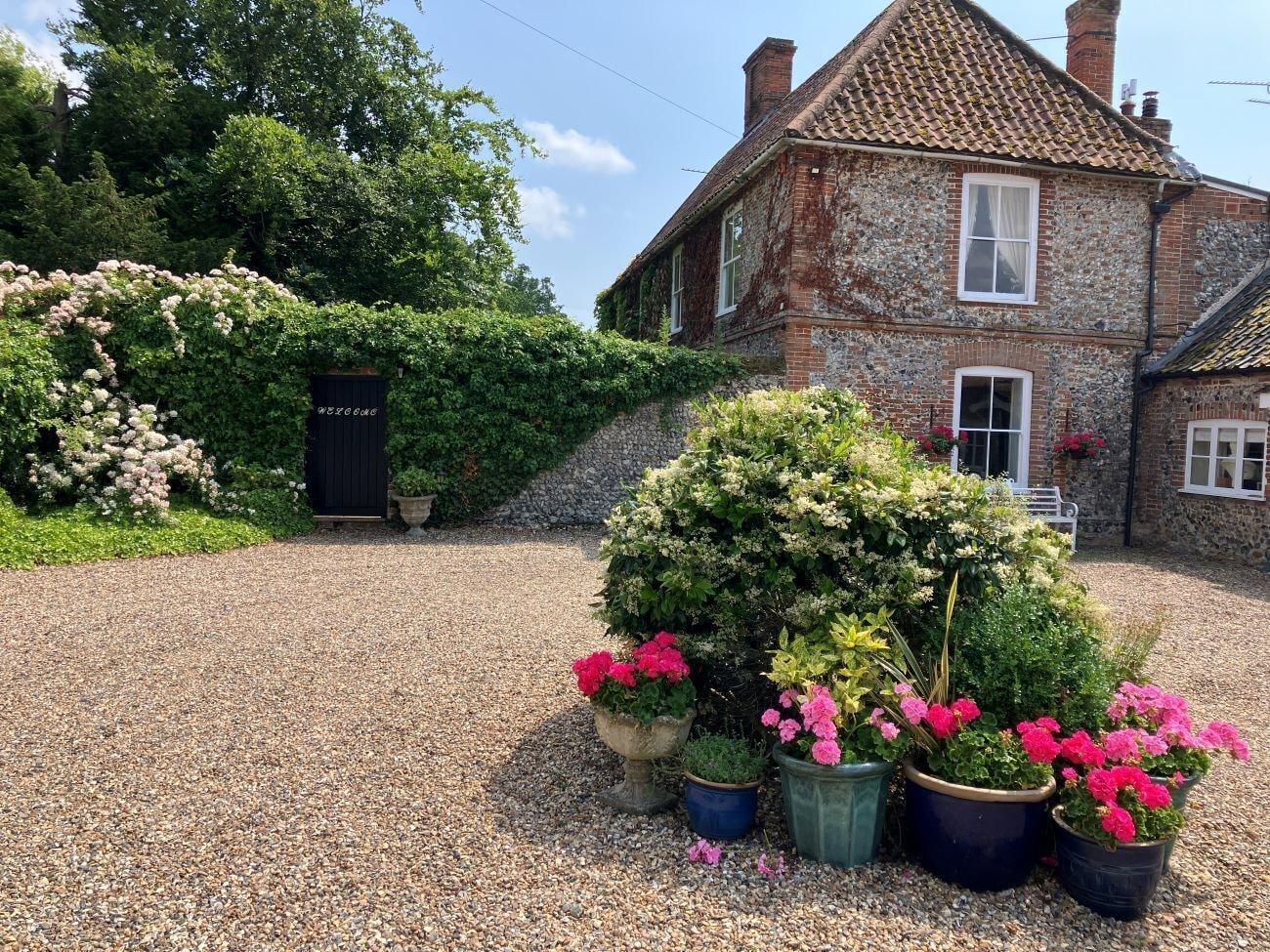 Varios Grange Farm House