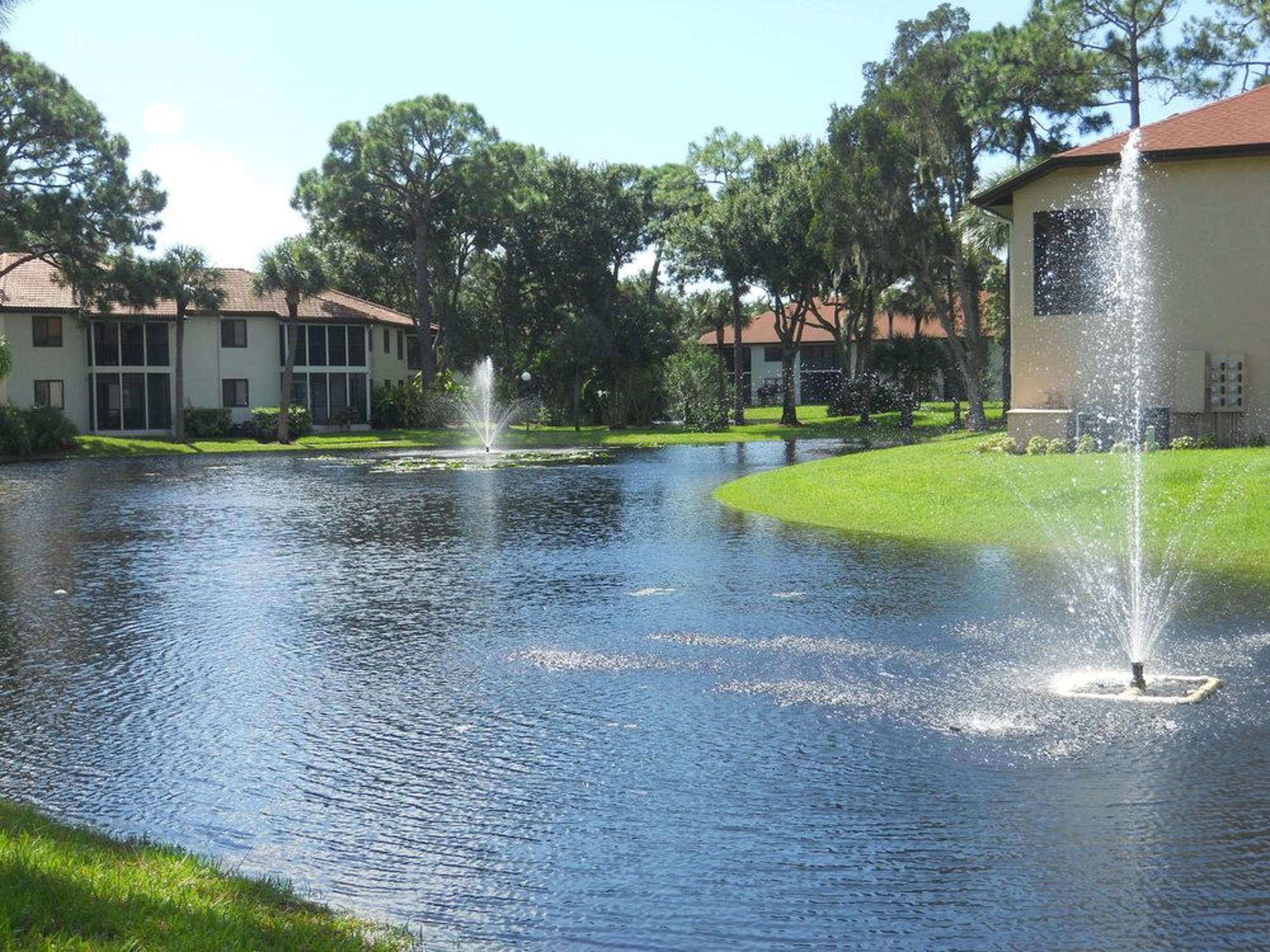 Vista Exterior Shorewalk Vacation Villas