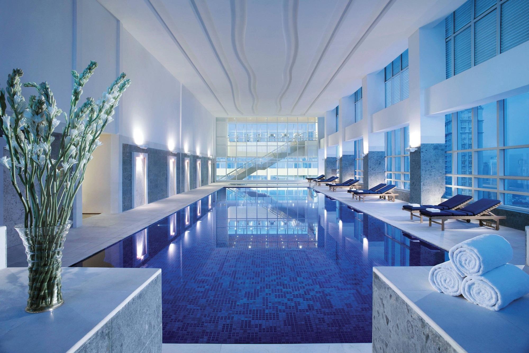 Vista Piscina The Mayflower, Jakarta - Marriott Executive Apartments