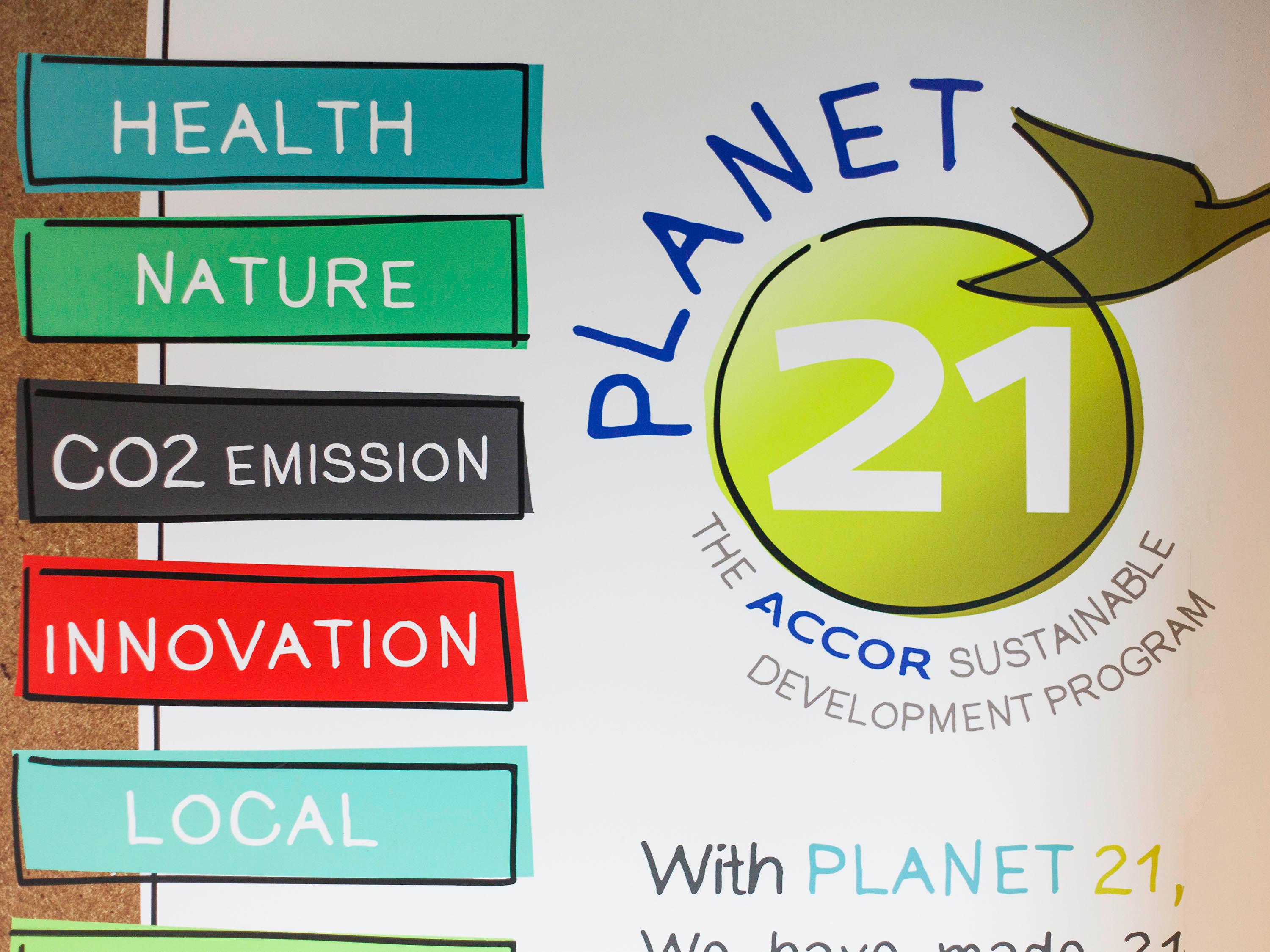 Vista Lobby ibis Paris Gare de l'Est TGV