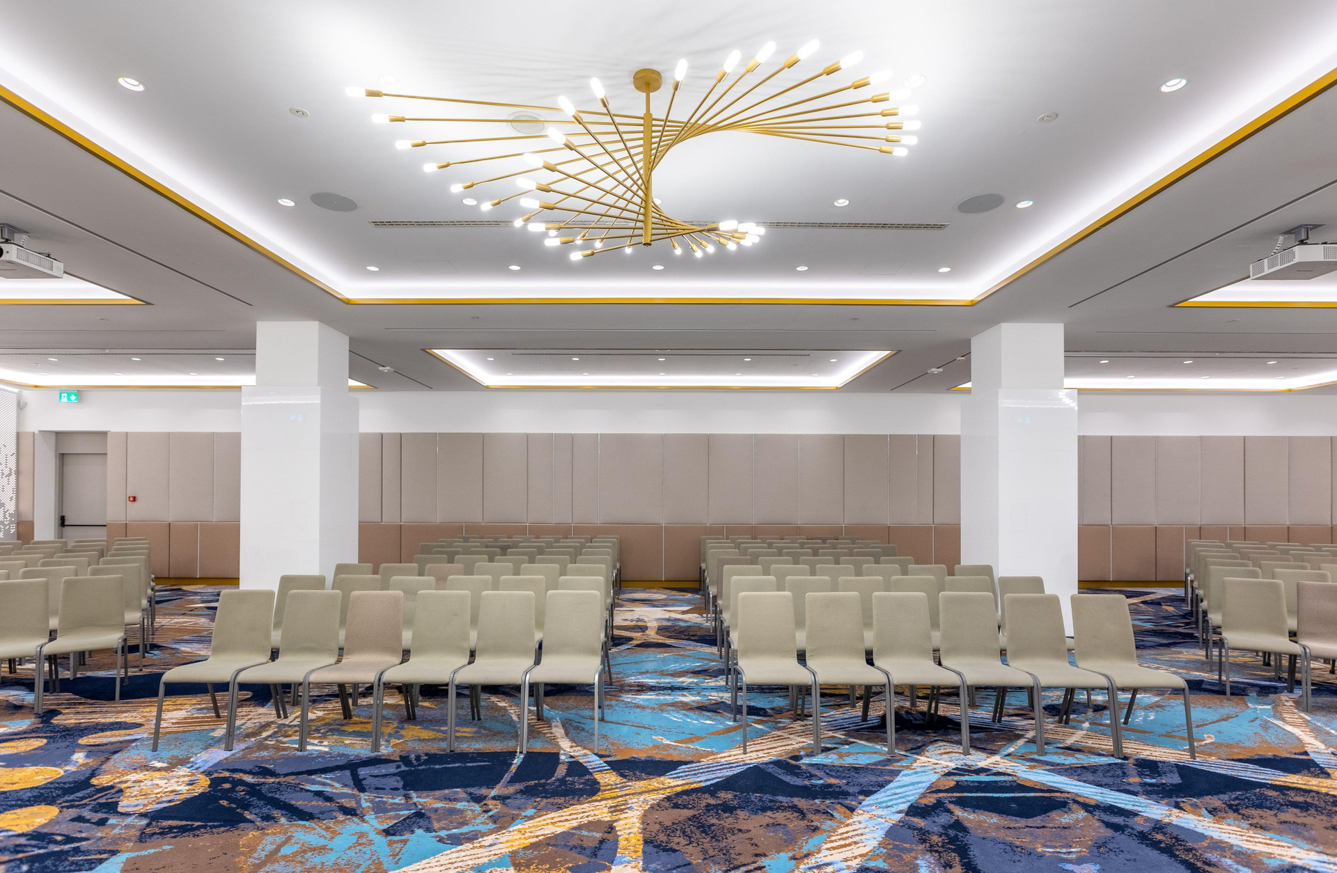 Vista Lobby Crowne Plaza Belgrade by IHG