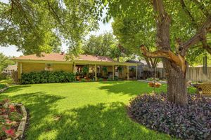Alquiler Vacacional - Home w/ Backyard Oasis < 7 Mi to At&t Stadium!