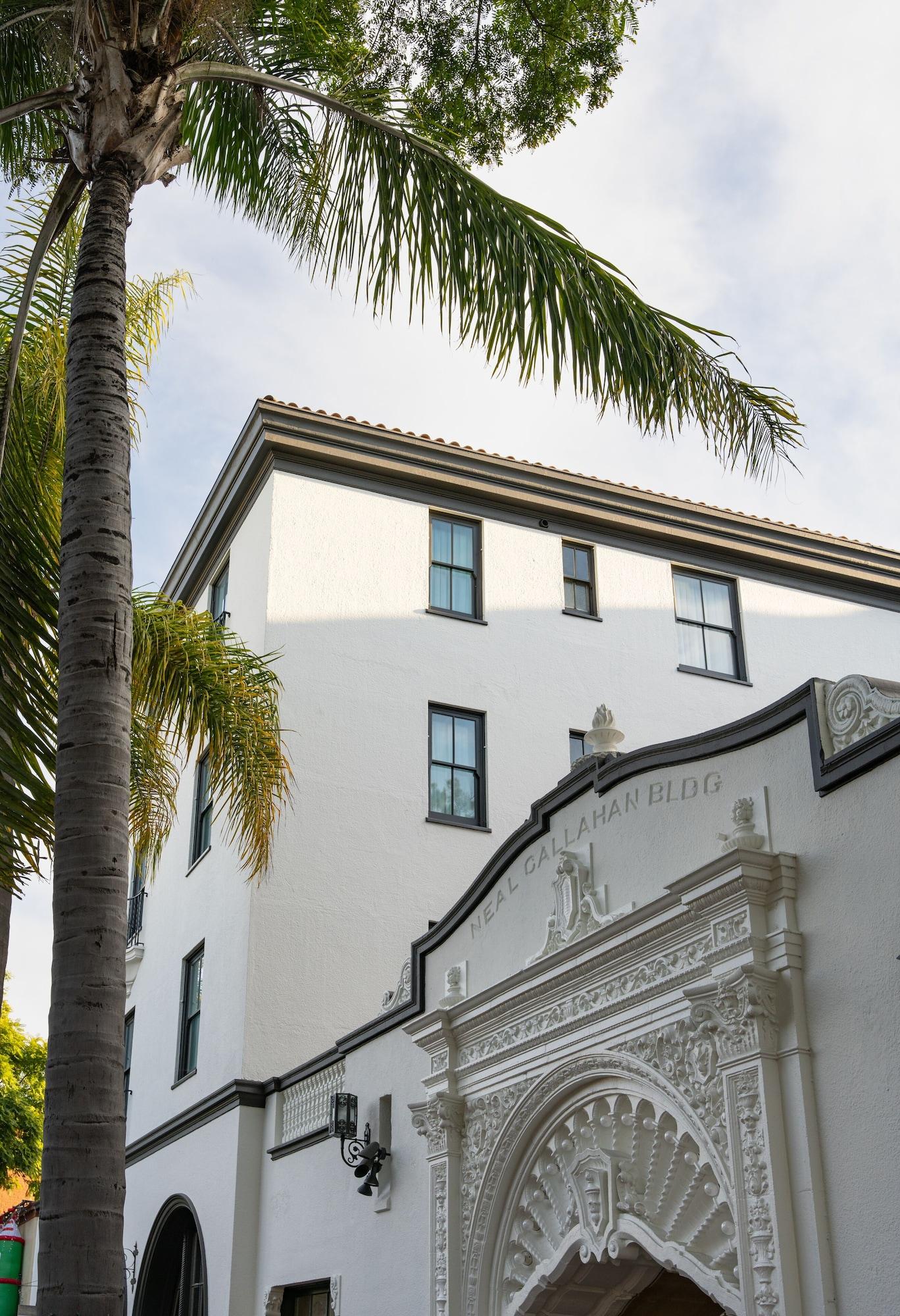 Vista Exterior Hotel Santa Barbara