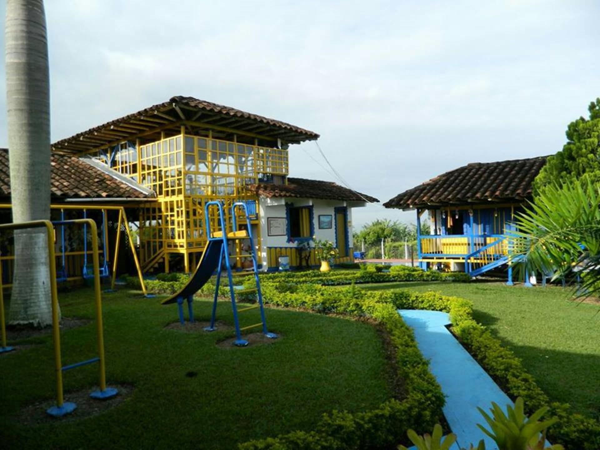 Instalaciones Recreativas Casa Country Finca Hostel
