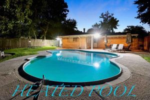 Alquiler Vacacional - Texas City Palace: 6 beds, Pool-sleeps 12+