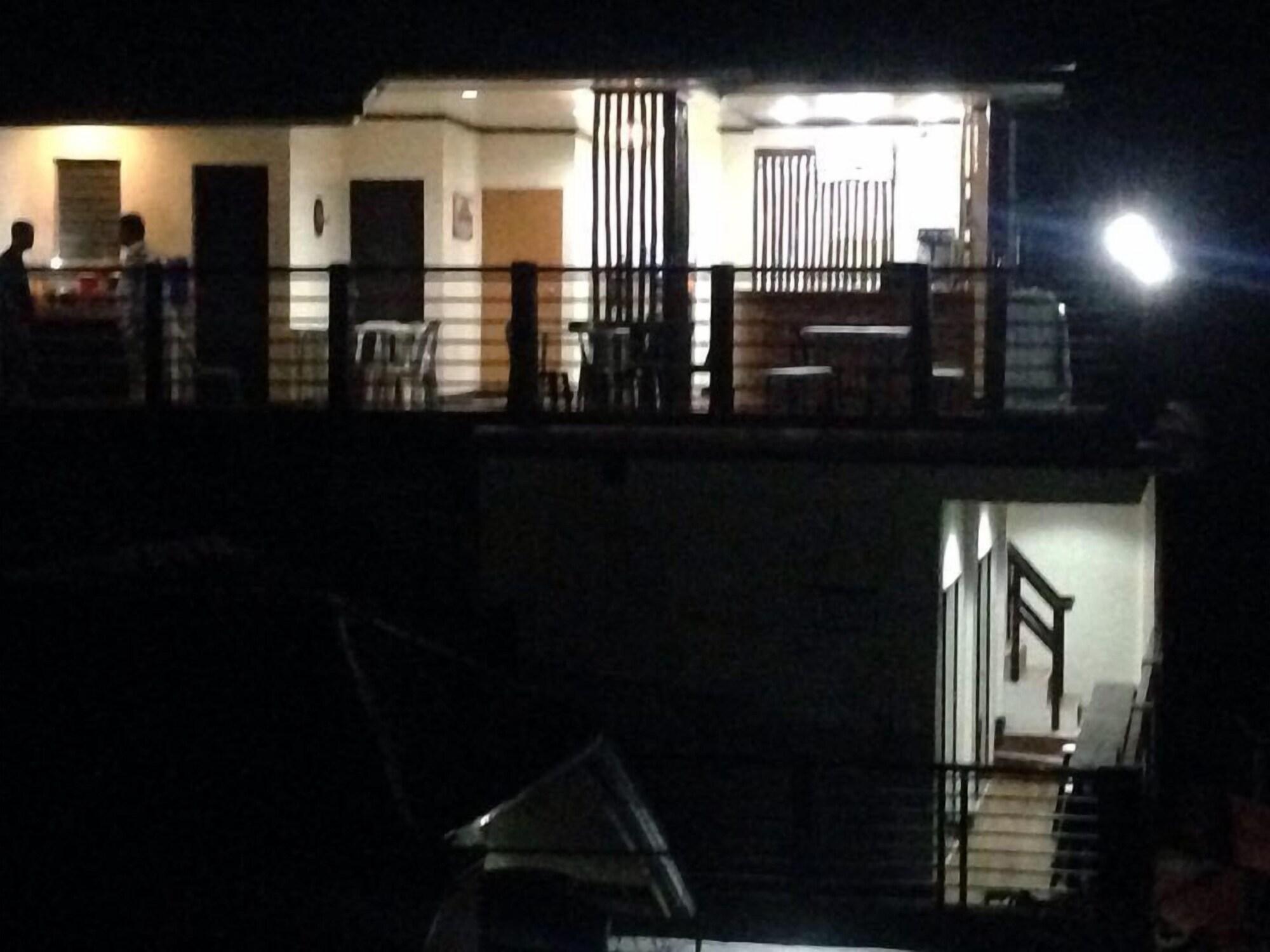 Vista Exterior Lolo Bob's Bed And Breakfast