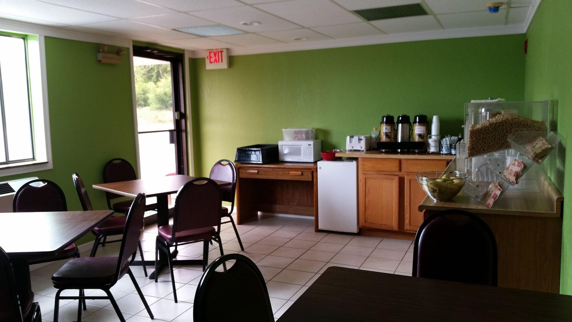 Centro de Negocios Corning Inn