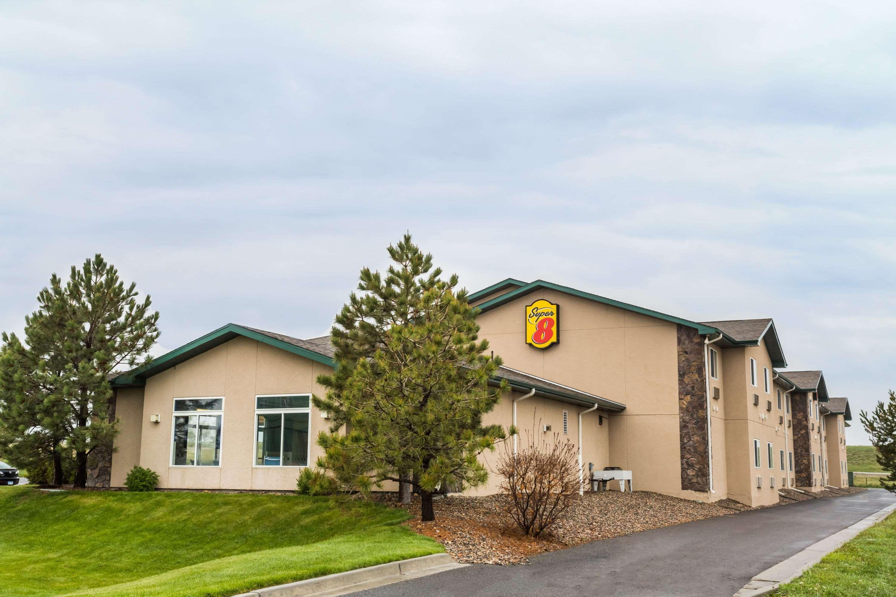 Vista Exterior Super 8 by Wyndham Wheatland Wyoming