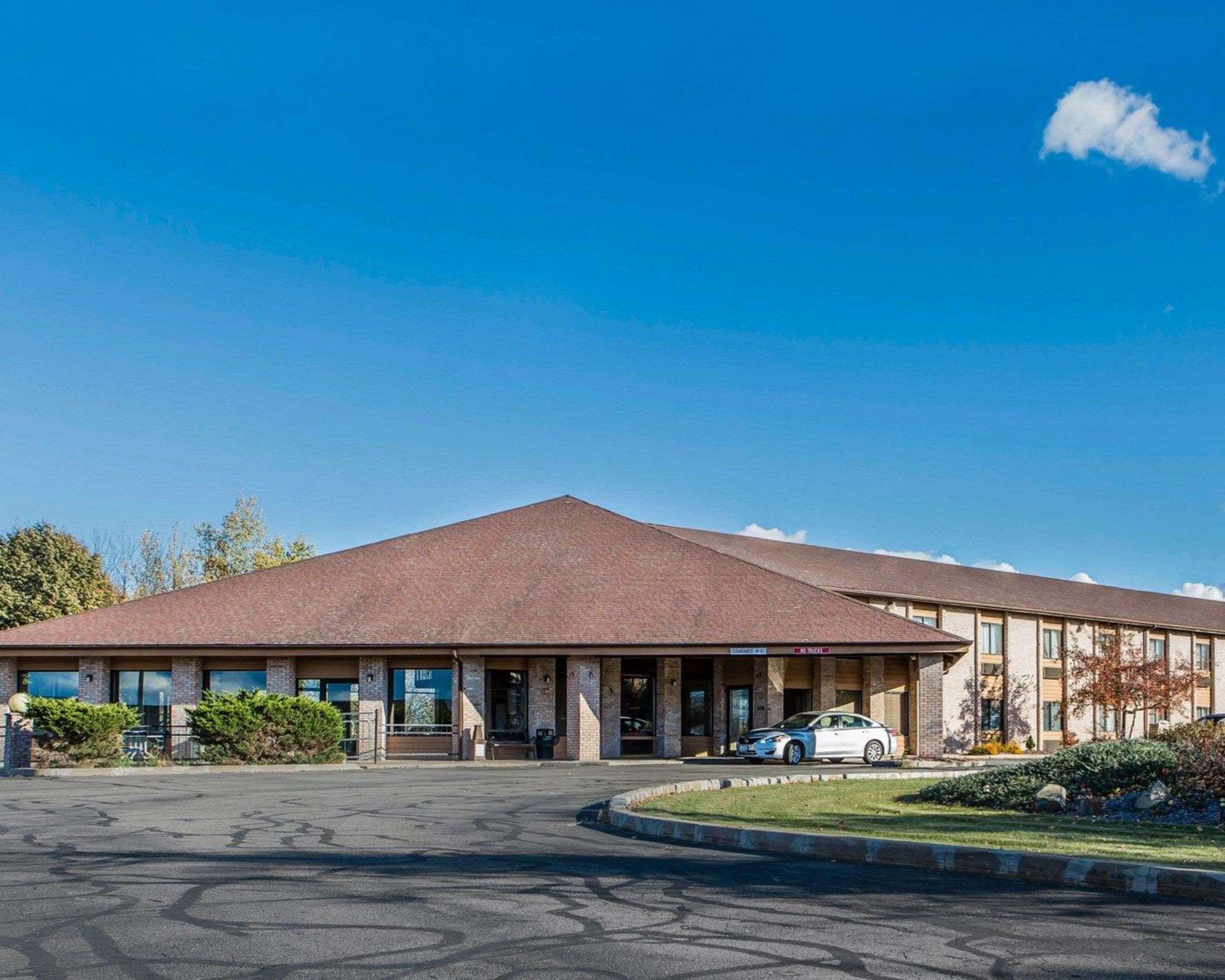Vista Exterior Quality Inn Central Wisconsin Airport