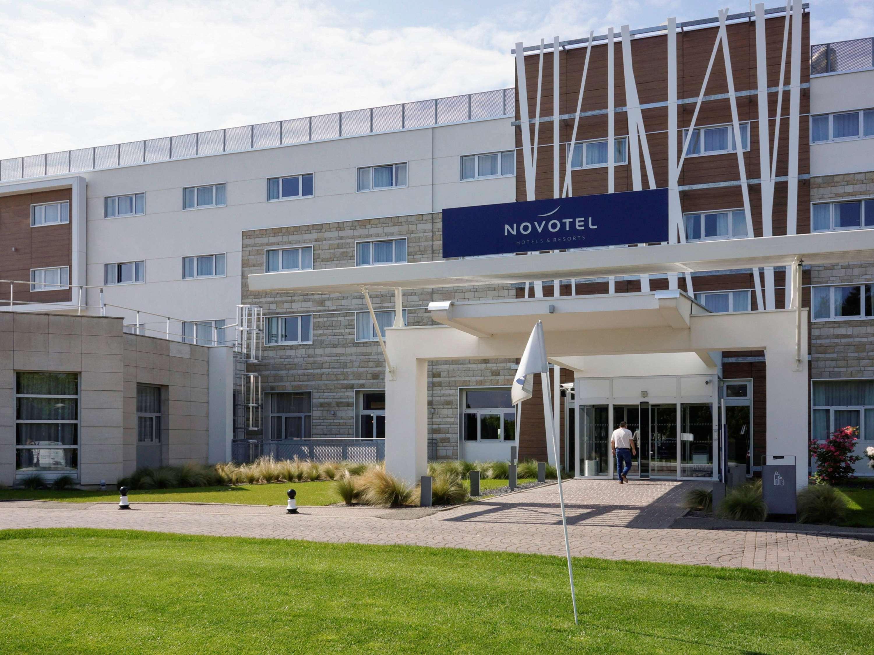 Vista Exterior Novotel Saint-Quentin en Yvelines