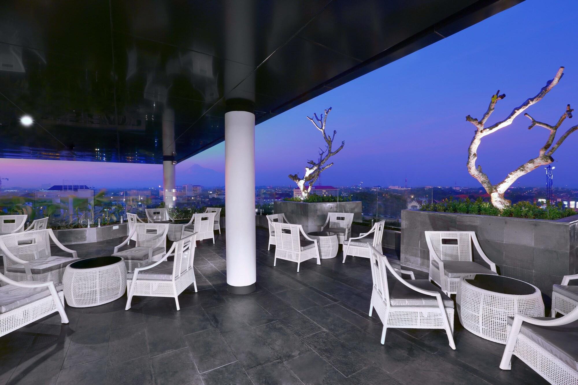 Bar/Salón Hotel Neo Malioboro by ASTON