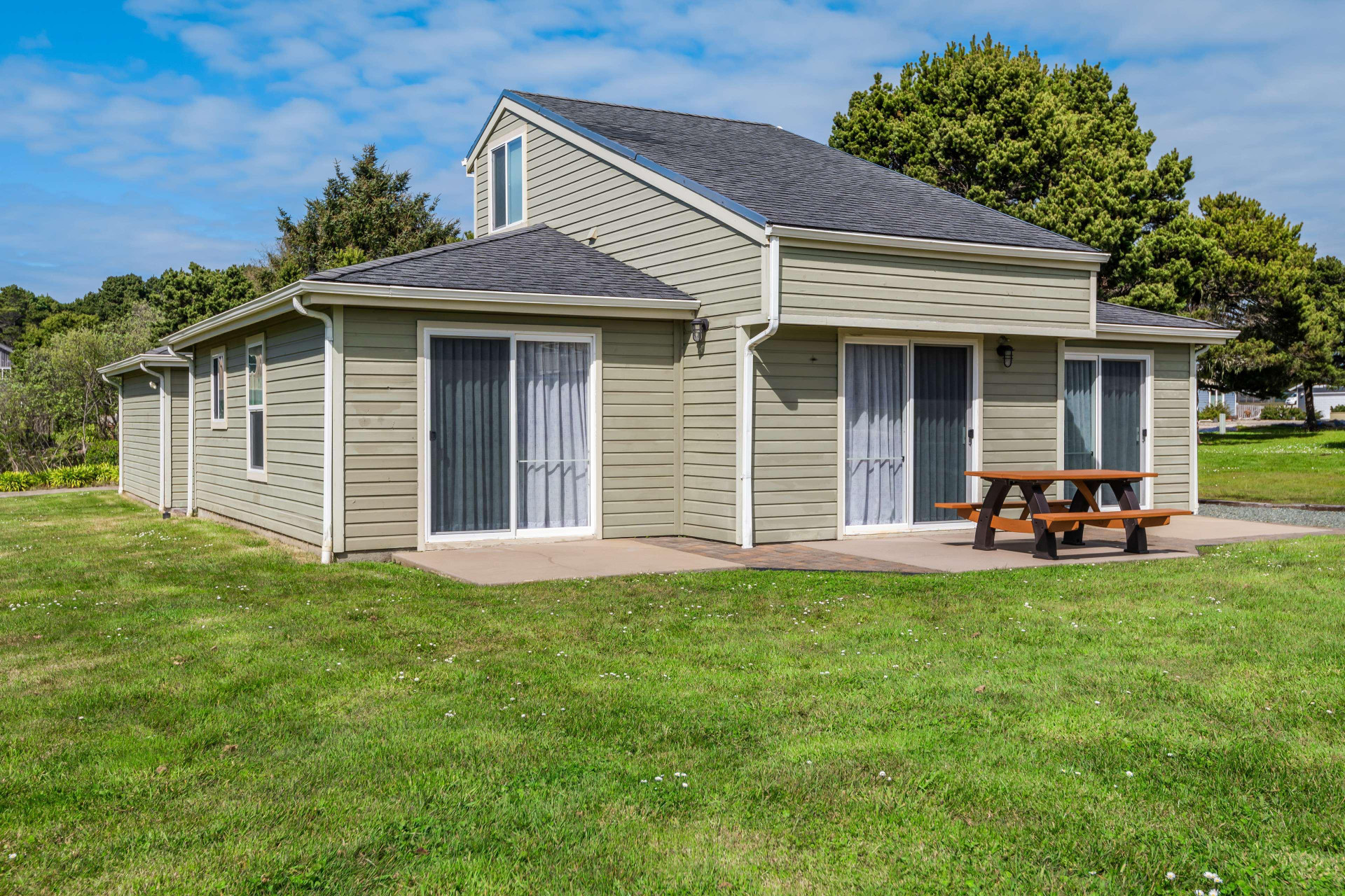 Vista Exterior Best Western Inn At Face Rock