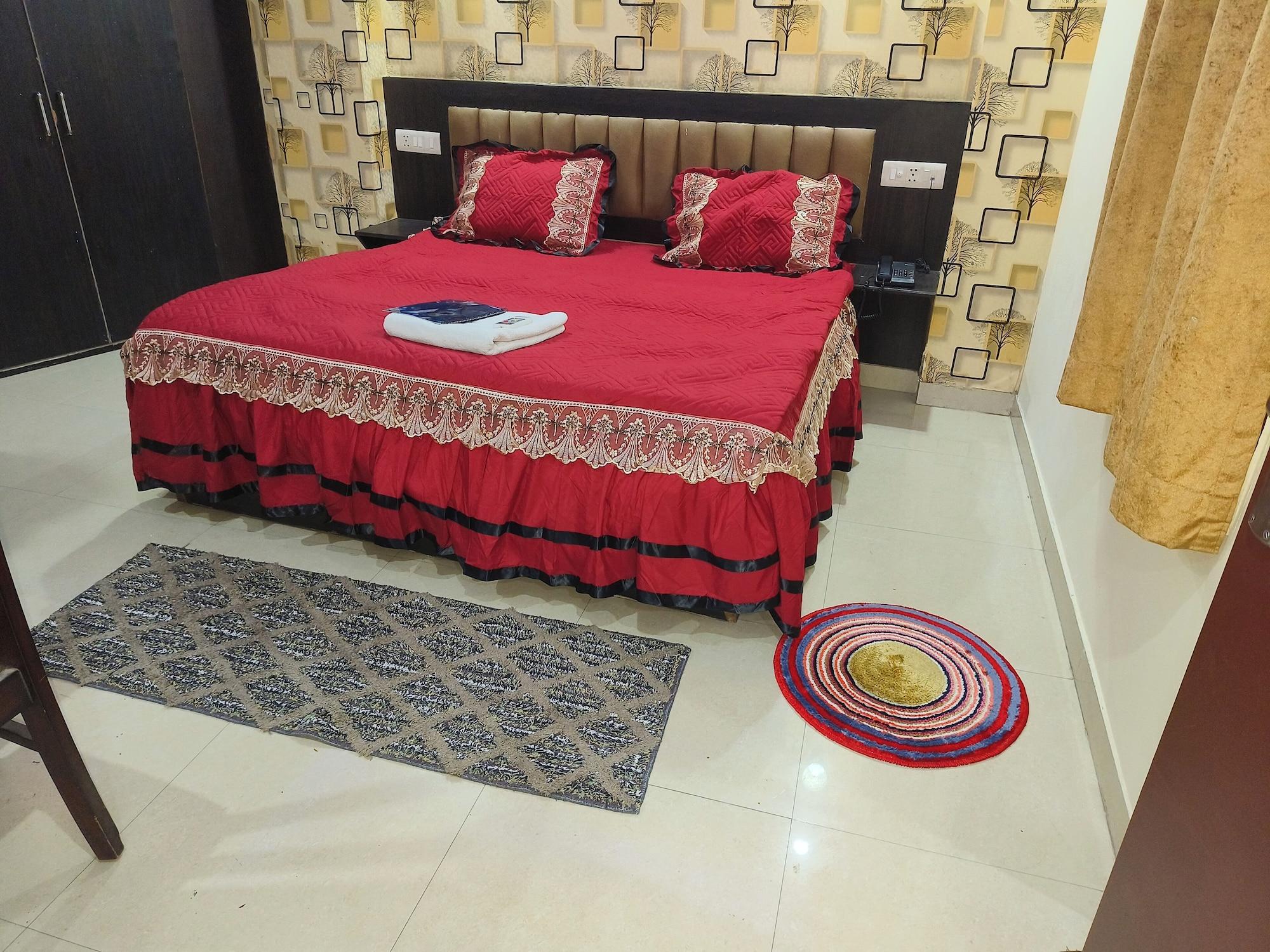 Varios HOTEL GLOBAL STAY Near Delhi Airport