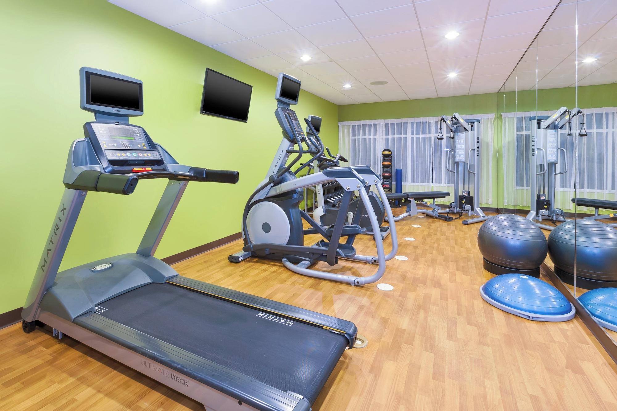 Gimnasio Holiday Inn Express & Suites Southport - Oak Island Area by IHG