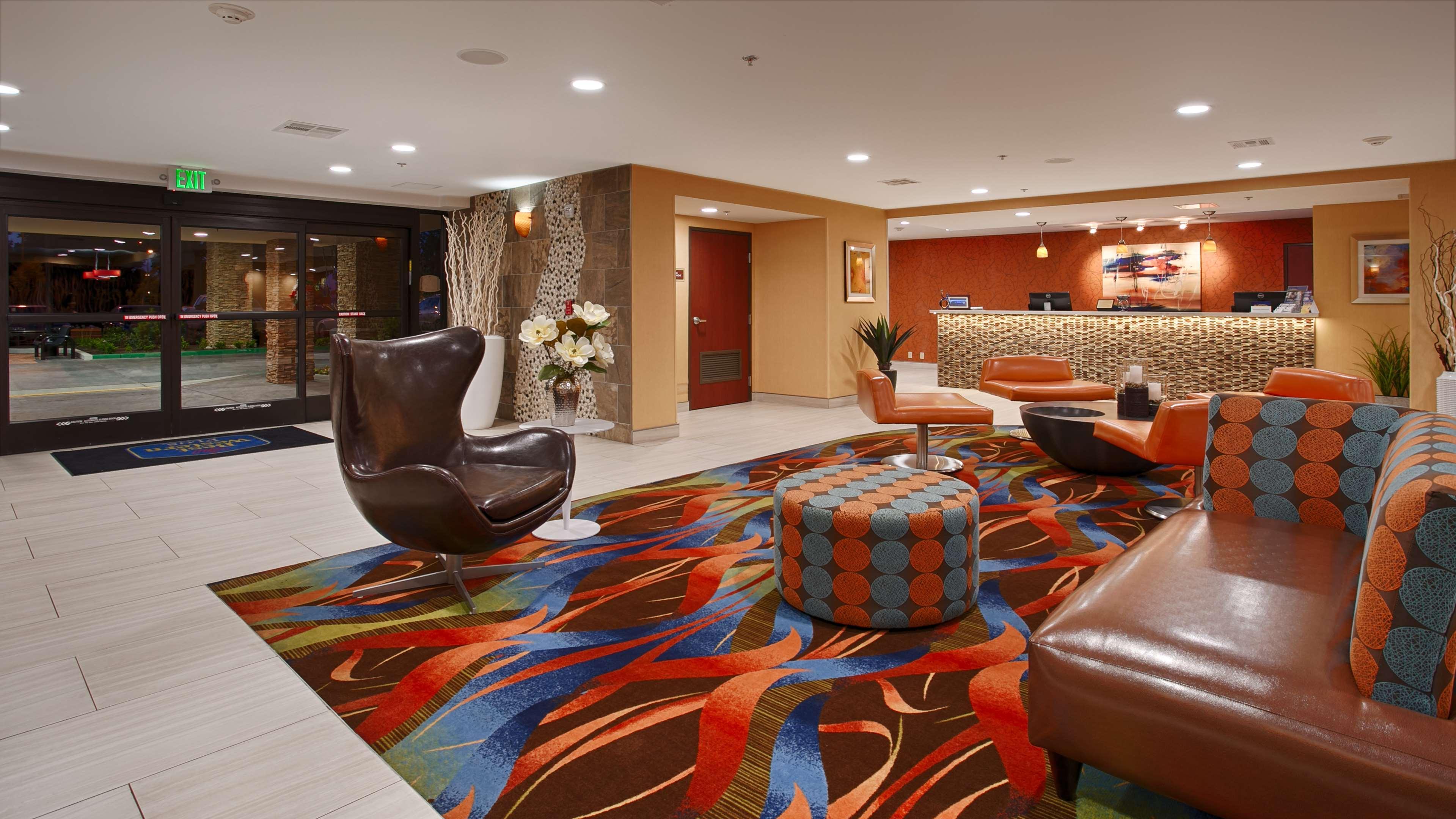 Vista Lobby Best Western Plus Fresno Airport Hotel