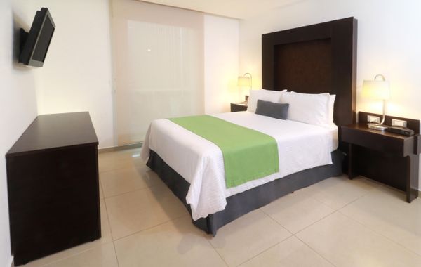 Wyndham Garden Guadalajara Acueducto - Hoteles en Guadalajara, Jalisco