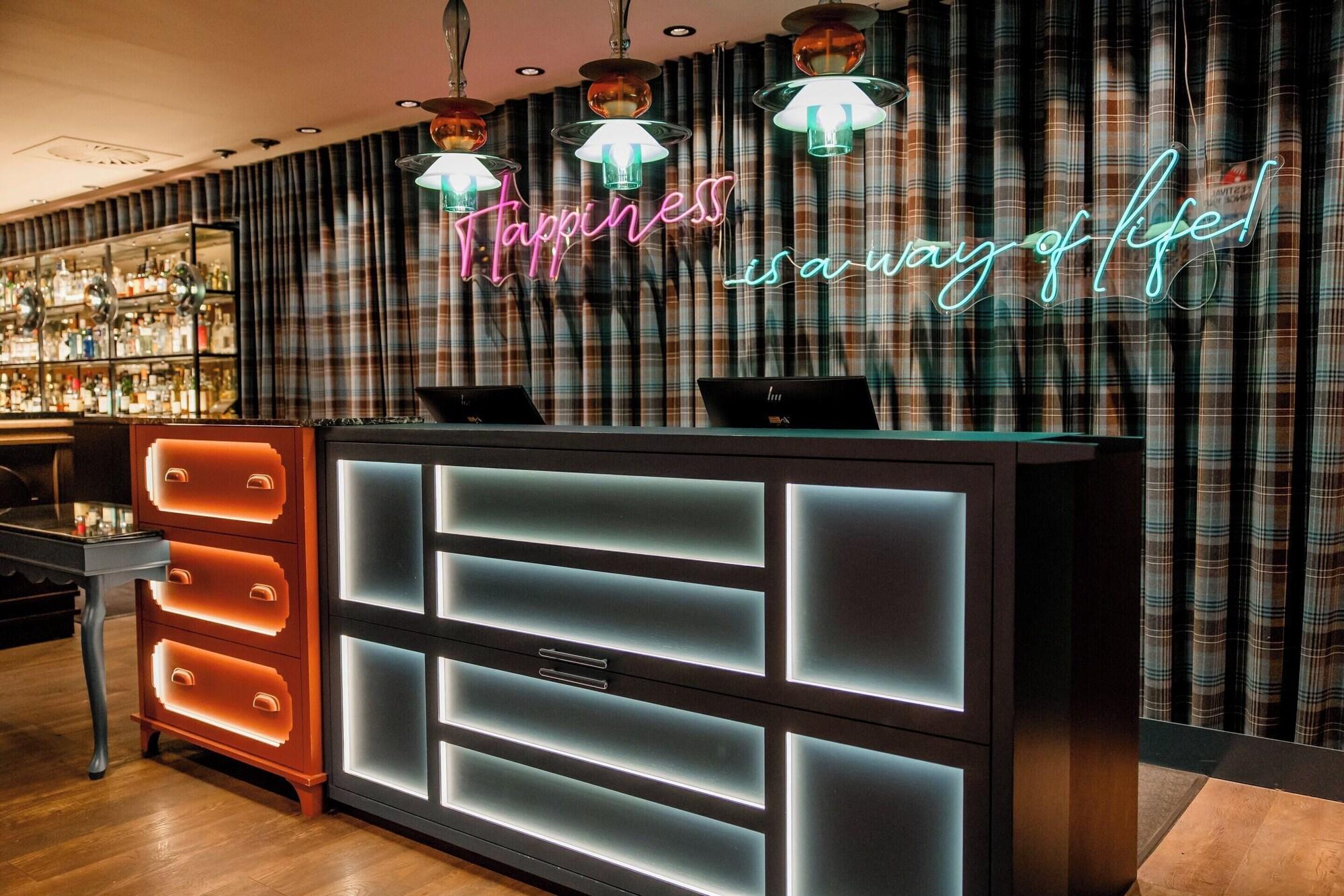 Vista Lobby Motel One Edinburgh - Princes