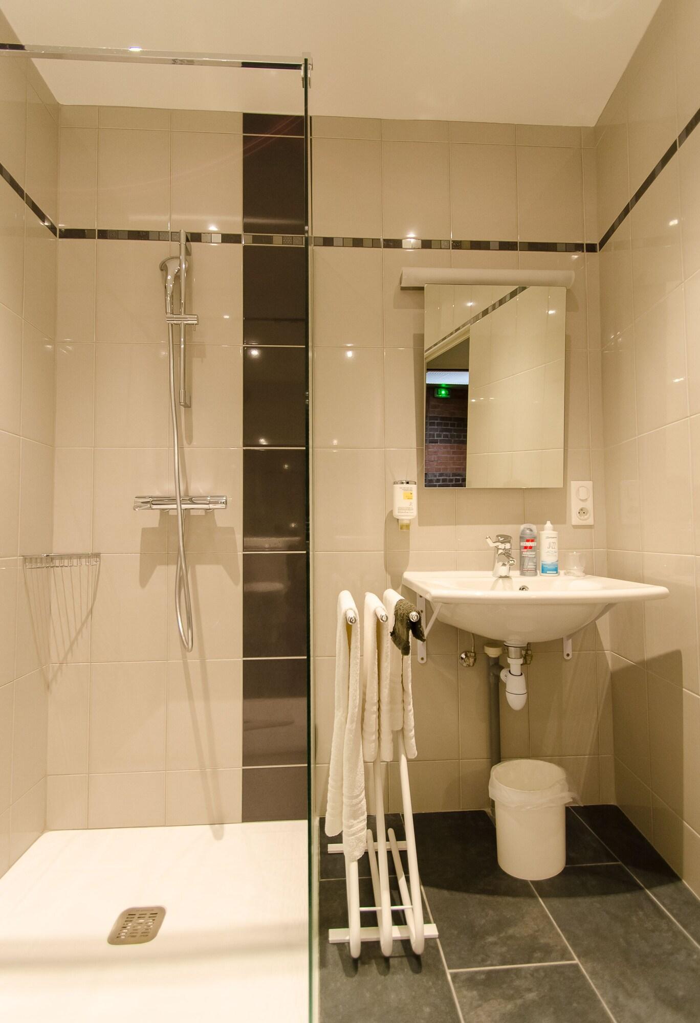 Equipamiento de Habitación Hôtel AGENA Lille Aéroport Lesquin