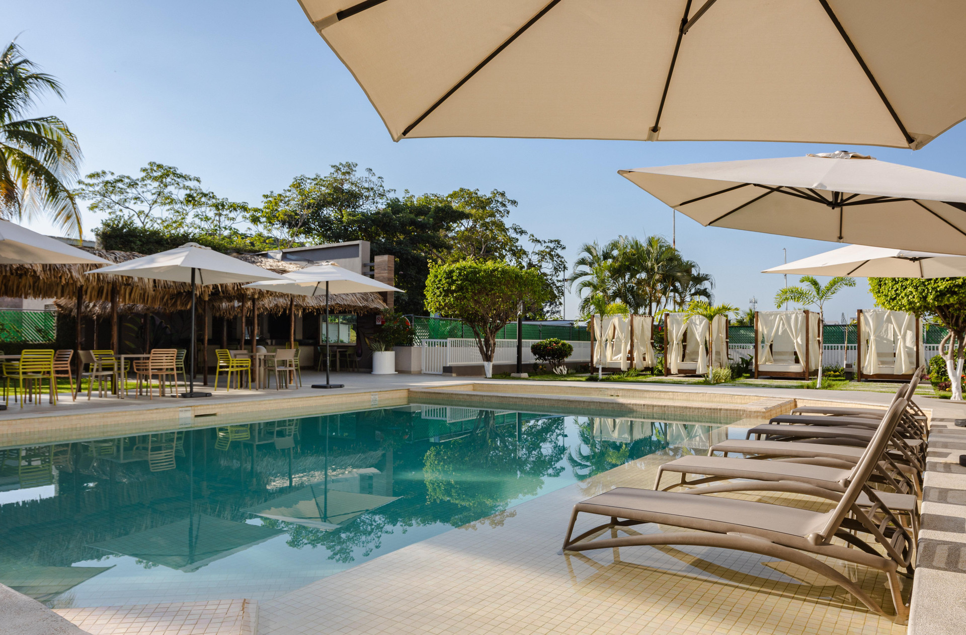 Vista Piscina Holiday Inn Express Tapachula
