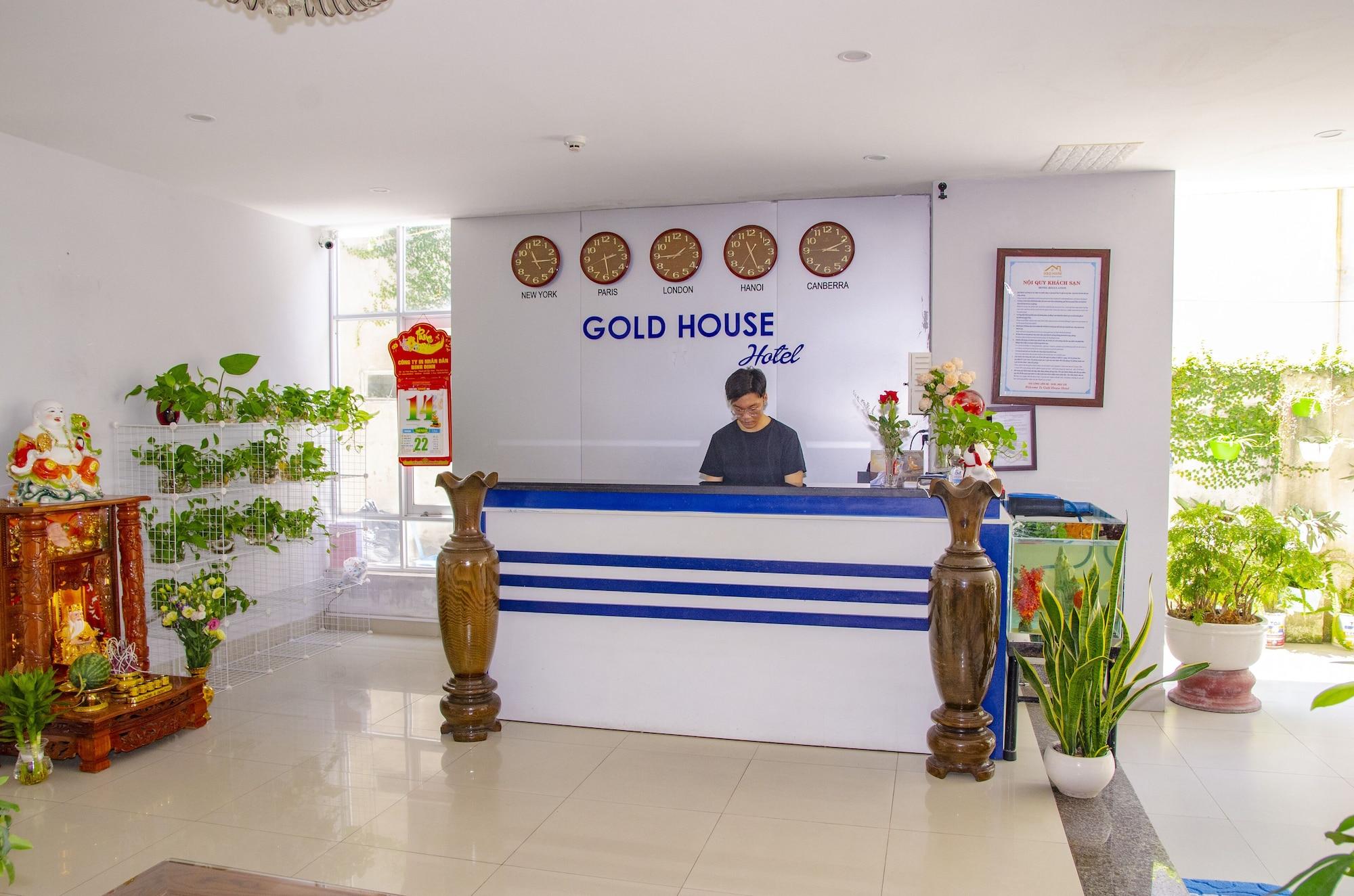 Vista Lobby Gold House Hotel