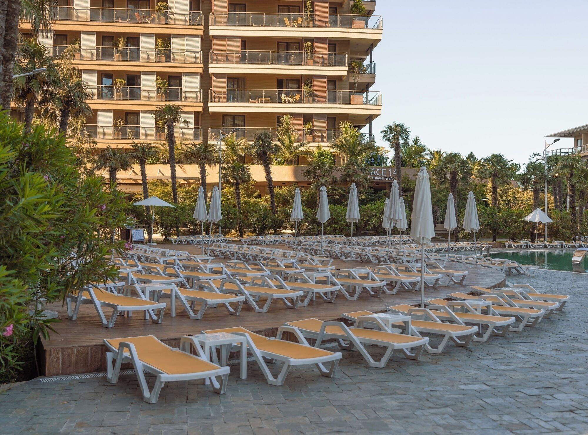 Vista Piscina Hotel Dreamland Oasis