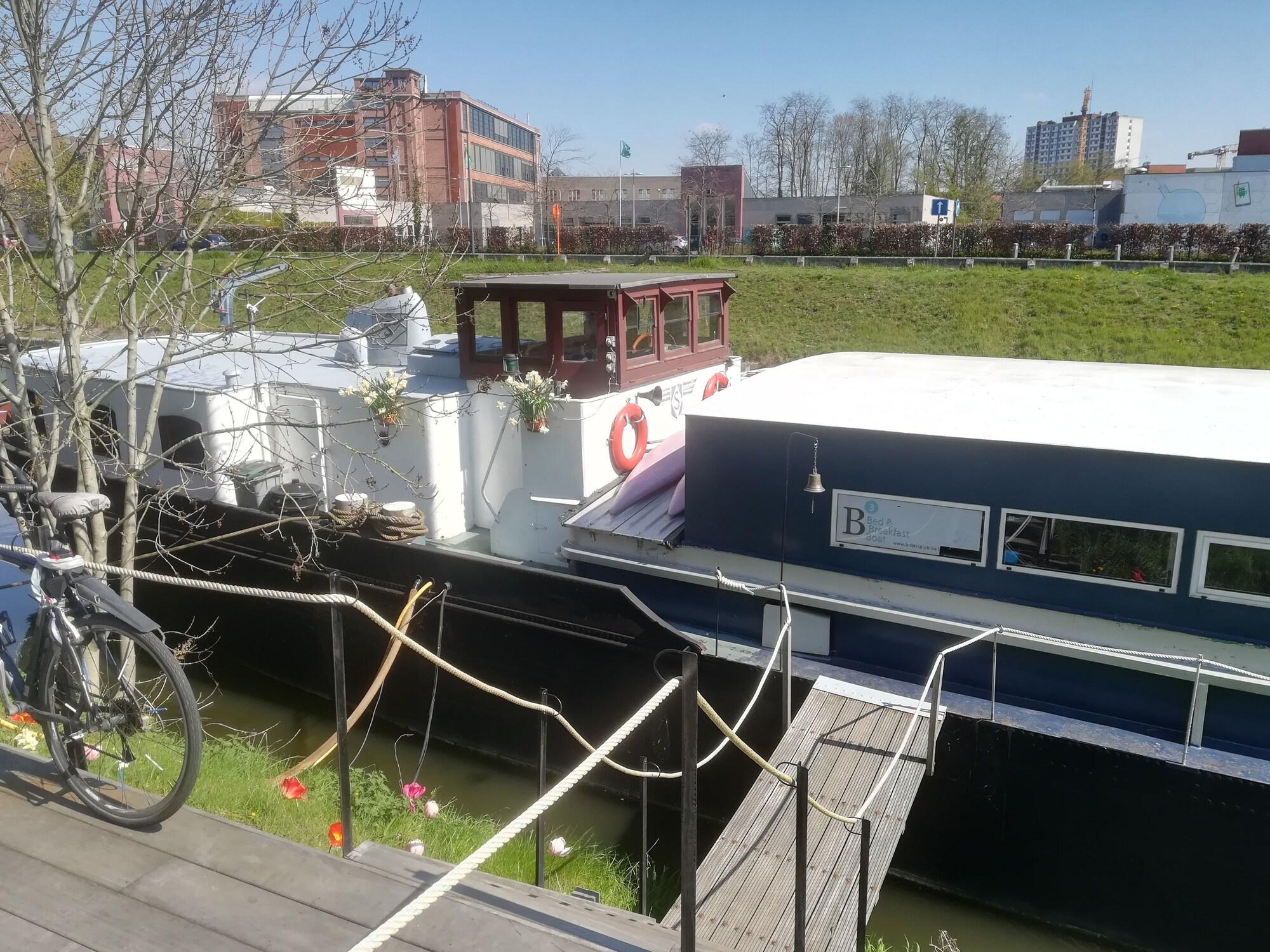 Vista Exterior BnB Boat