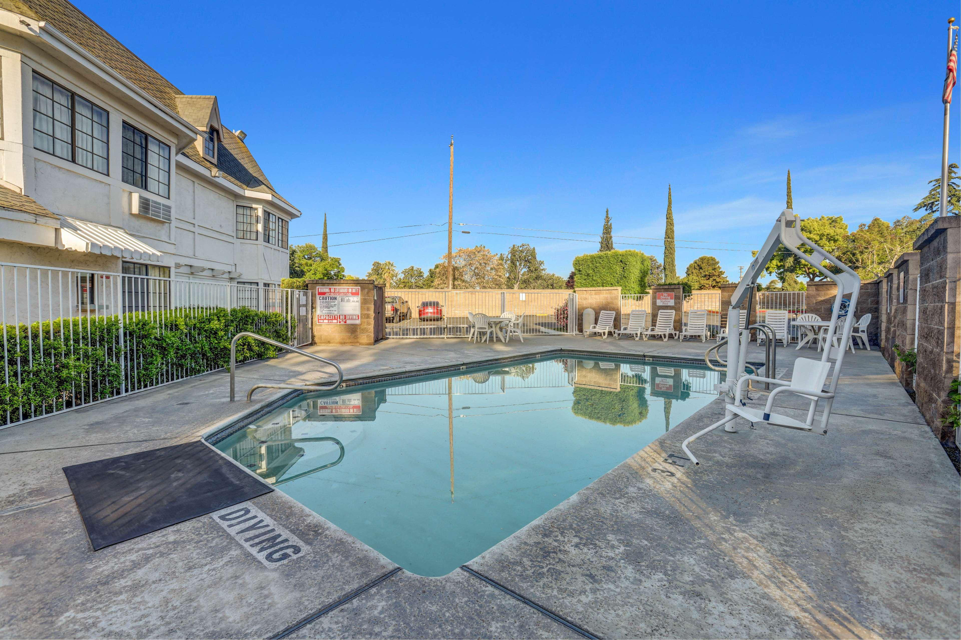 Varios Motel 6 Fresno, CA - Belmont Ave
