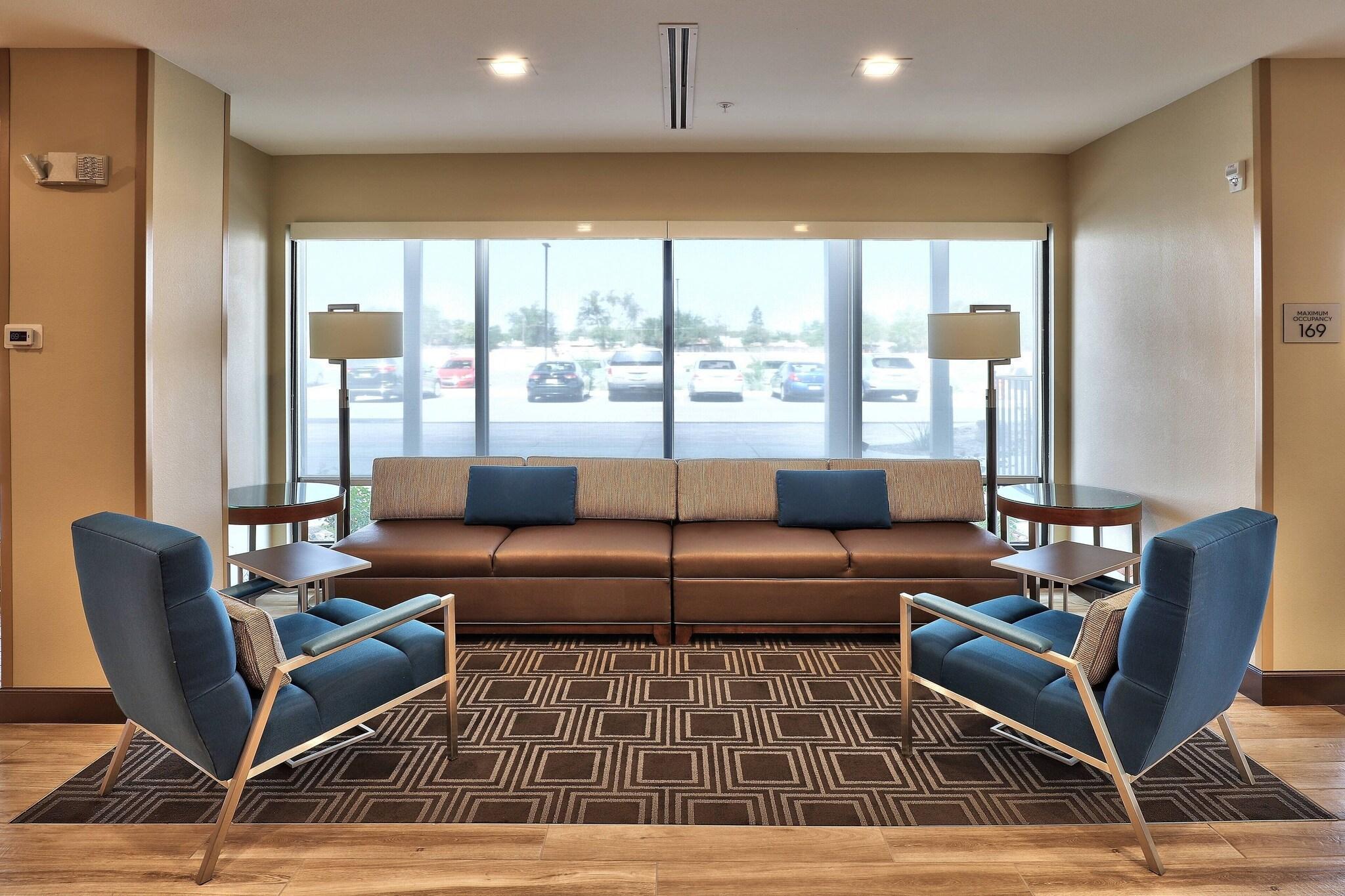 Vista Lobby TownePlace Suites by Marriott Albuquerque Old Town