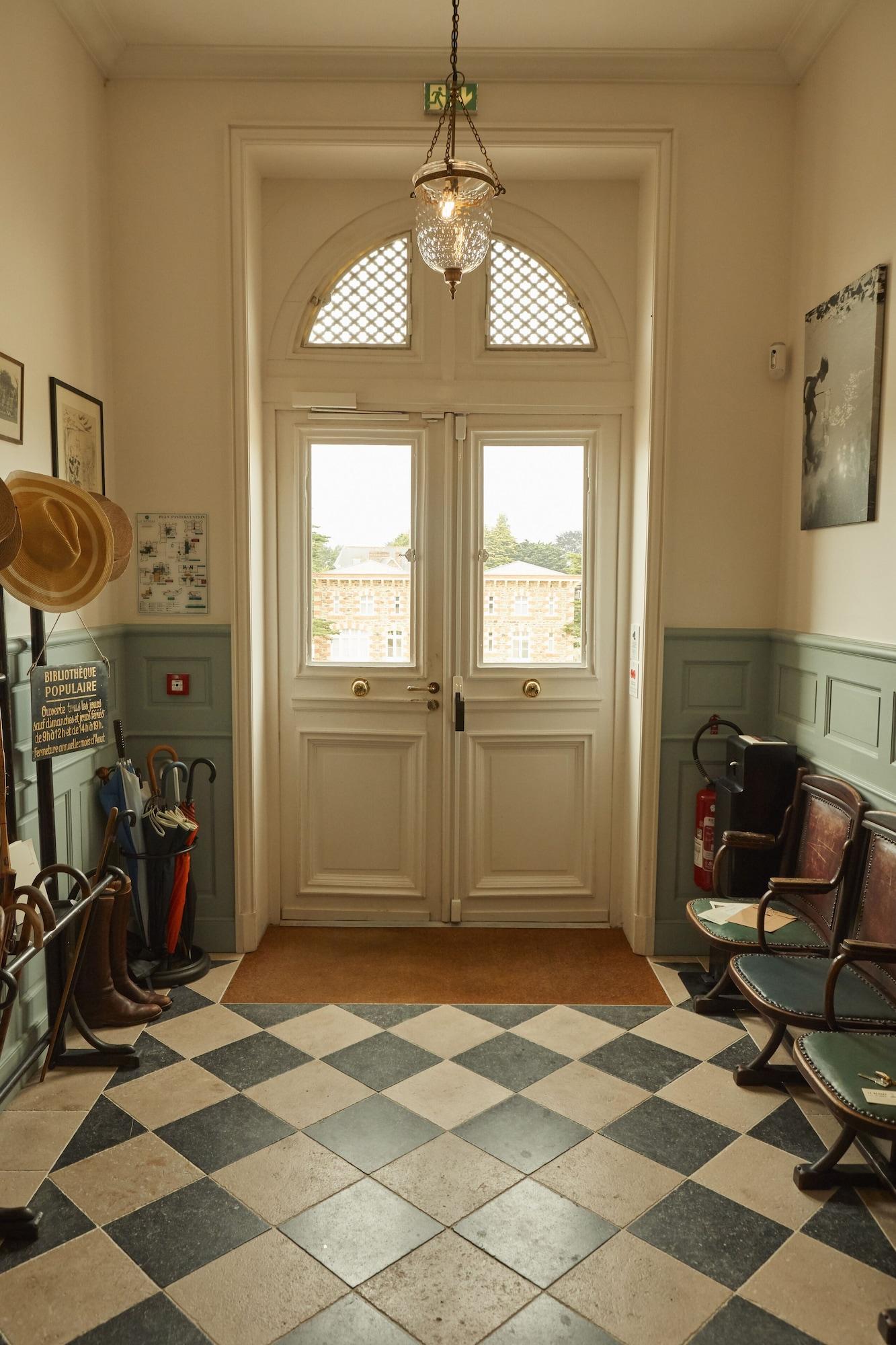 Vista Lobby Le Nessay