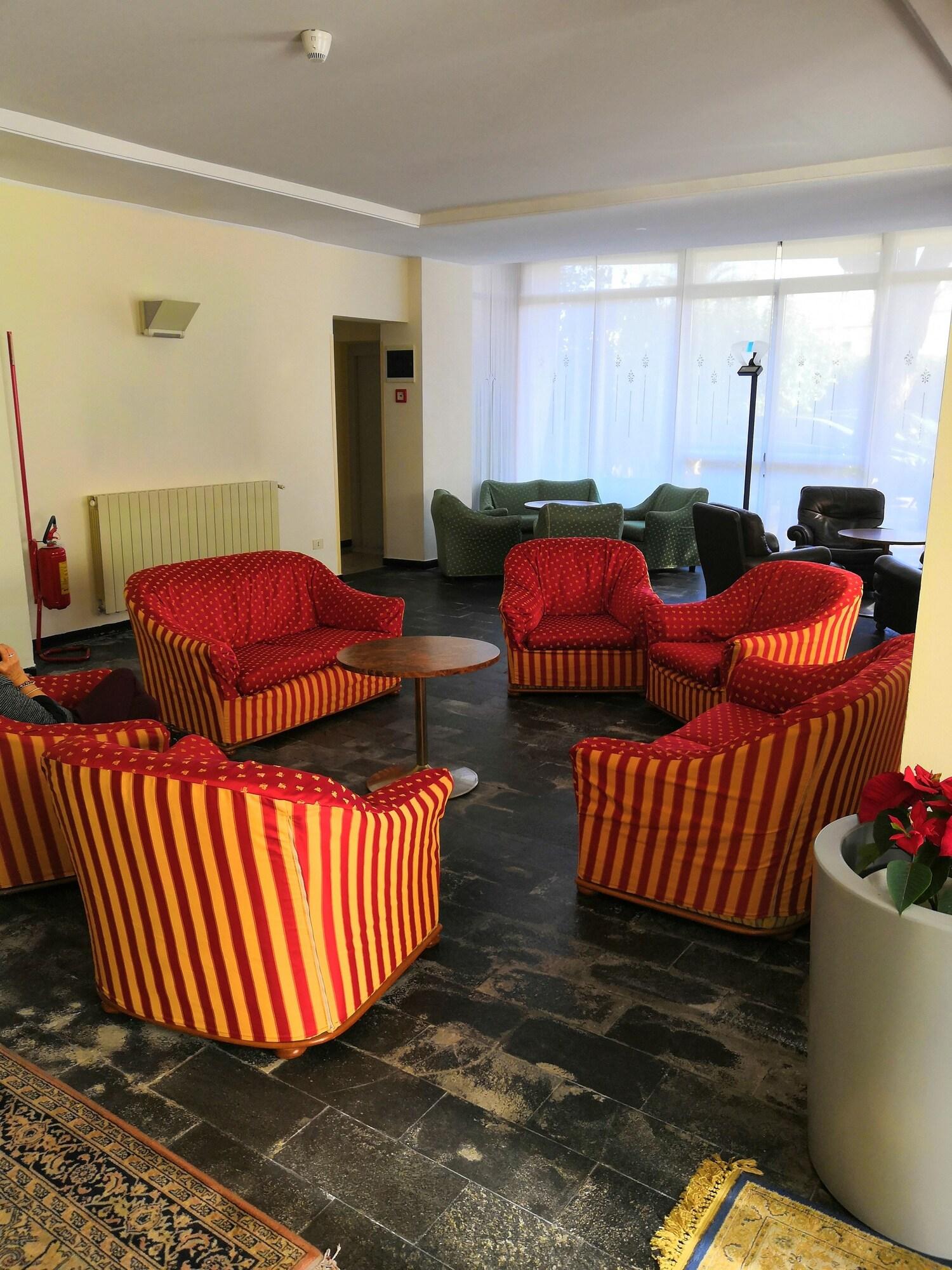 Vista Lobby Hotel Villa Mary