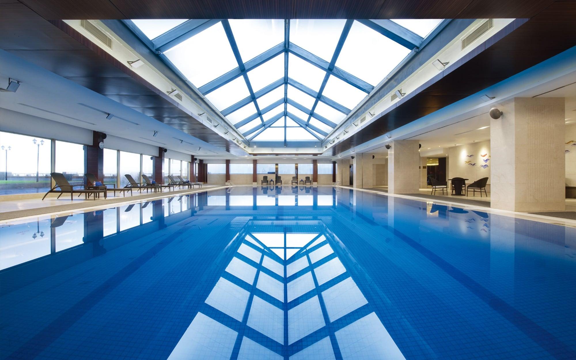 Vista Piscina Crowne Plaza Nanchang Riverside by IHG
