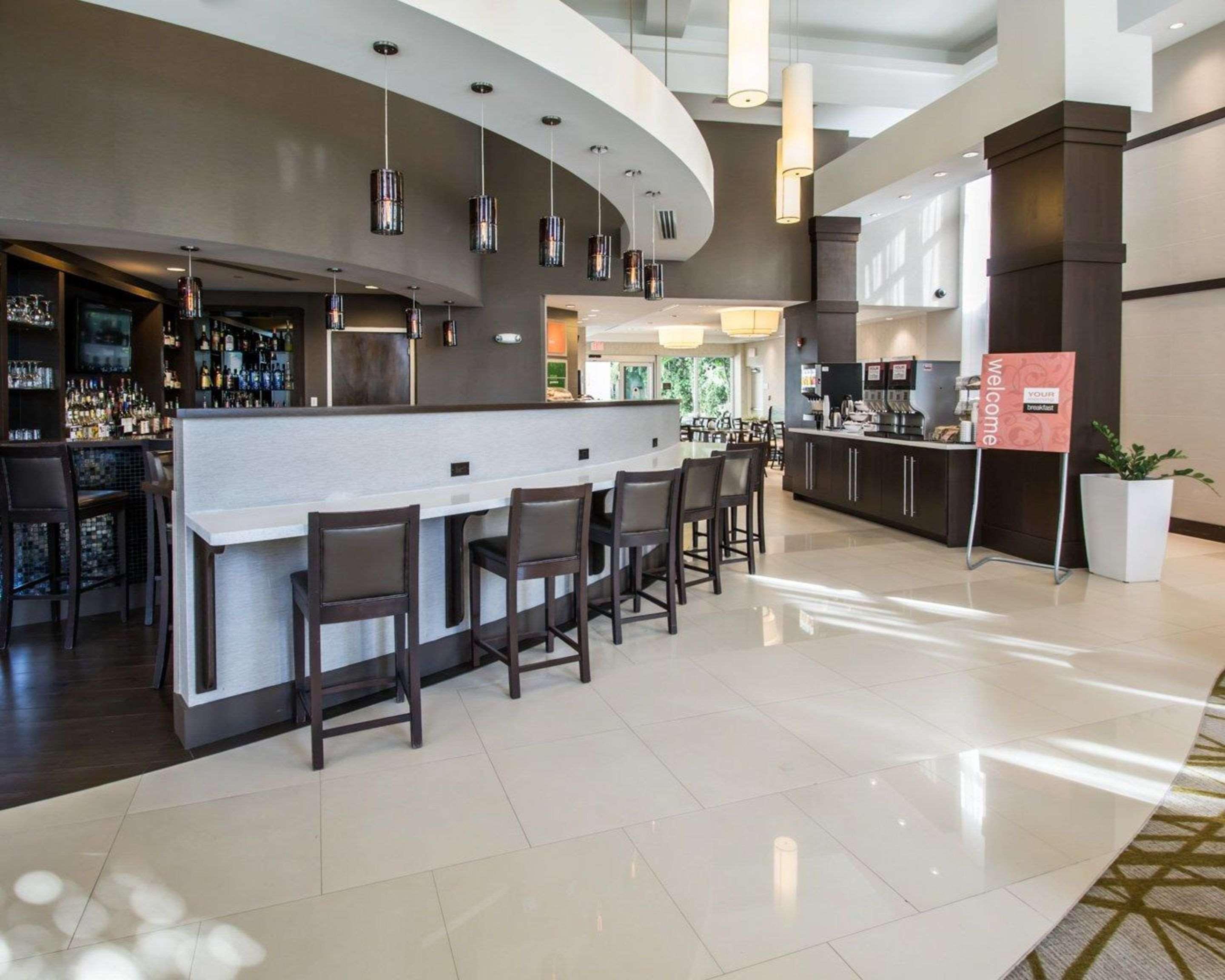 Bar/Salón Comfort Suites Miami Airport North