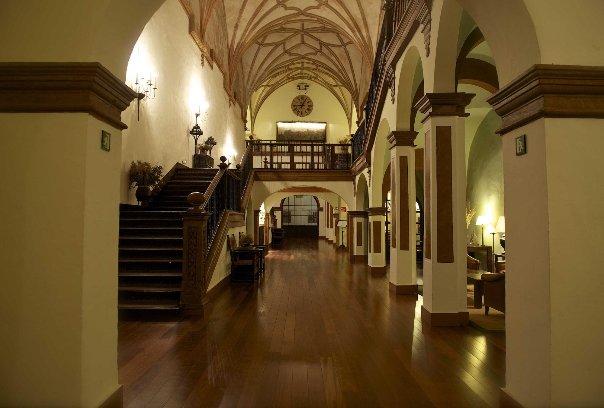 Vista Lobby Monasterio de Piedra