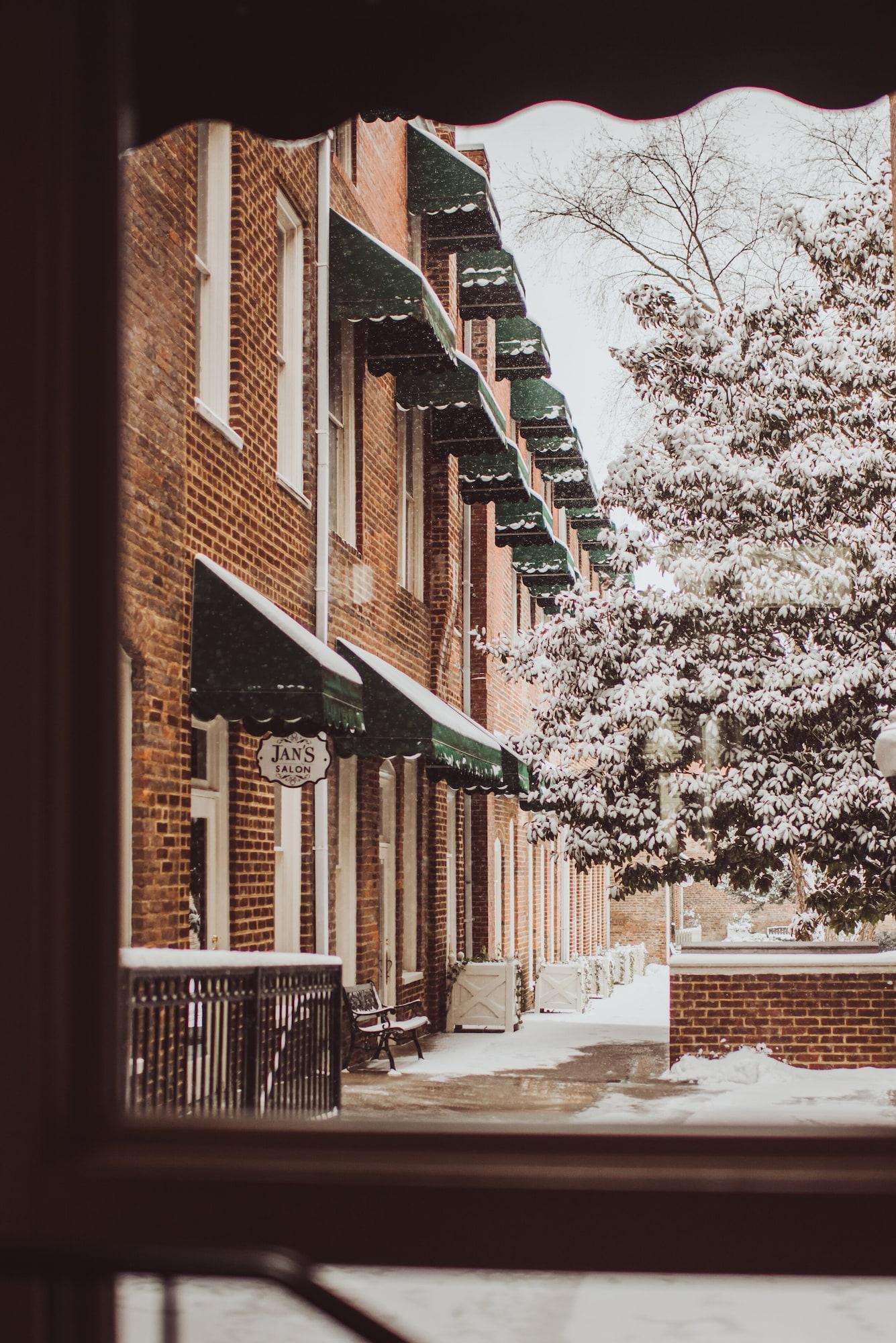 Vista Exterior General Morgan Inn