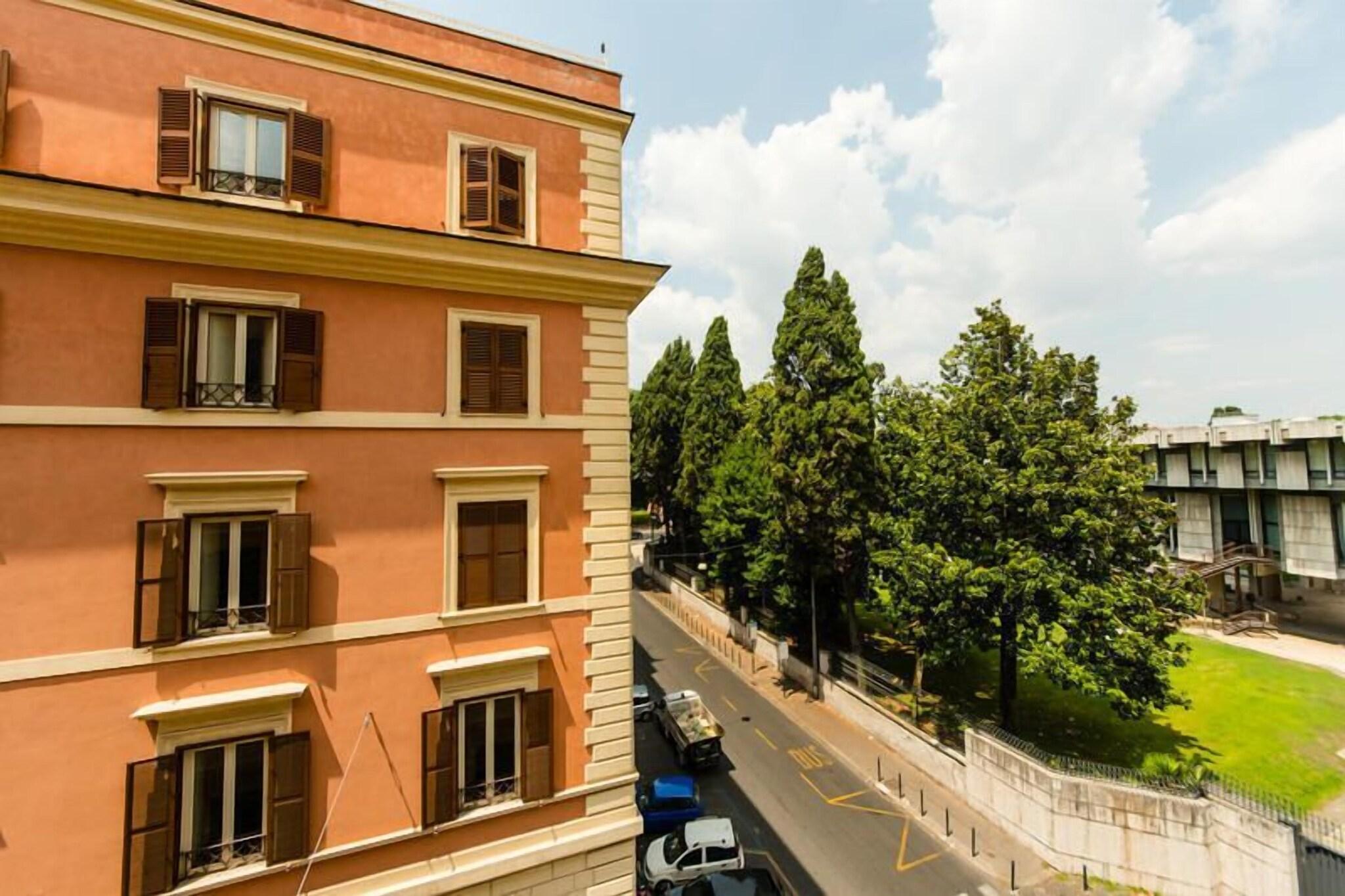 Vista Exterior Hotel Lella