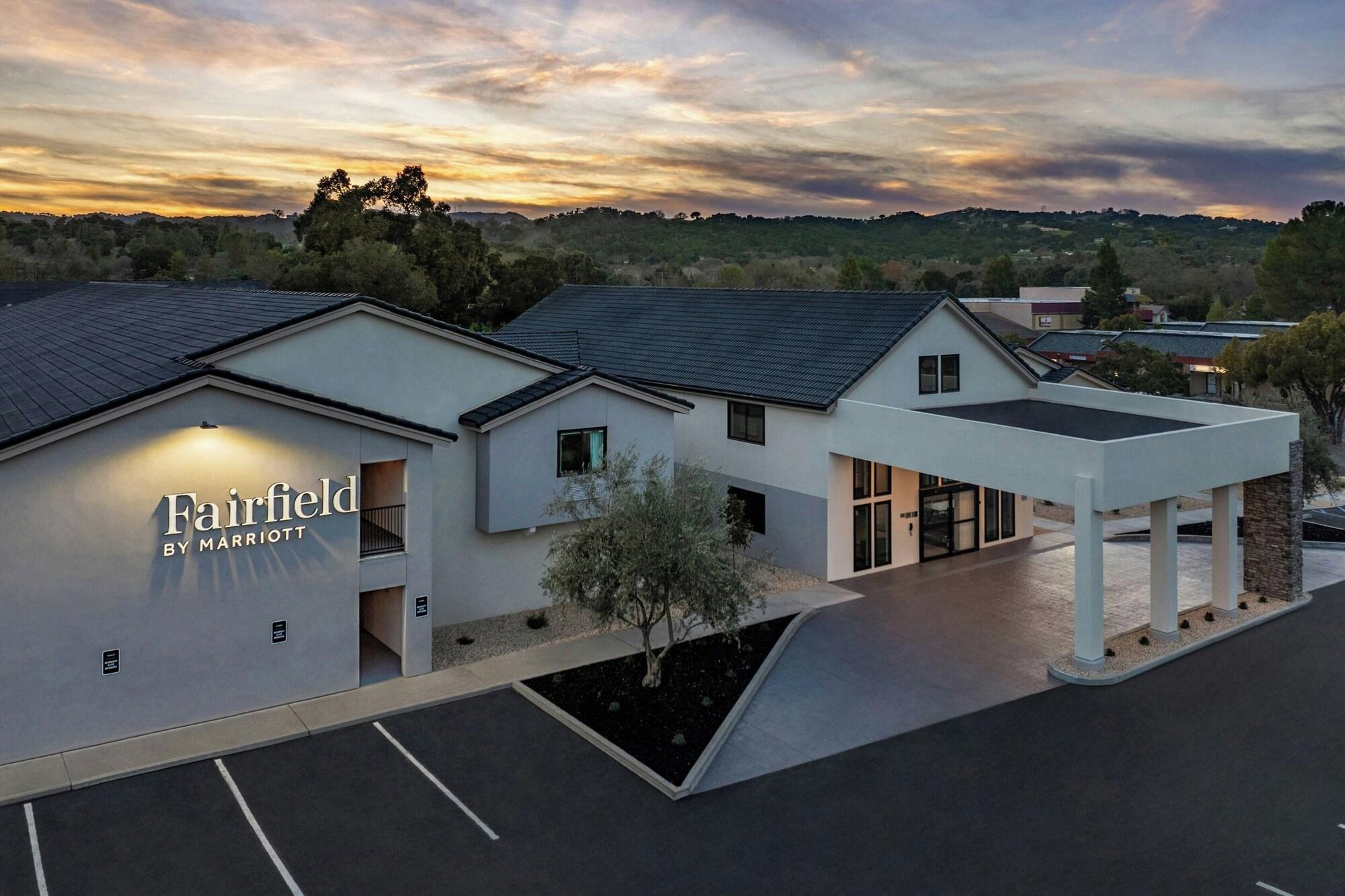 Vista Exterior Fairfield by Marriott Inn & Suites Atascadero