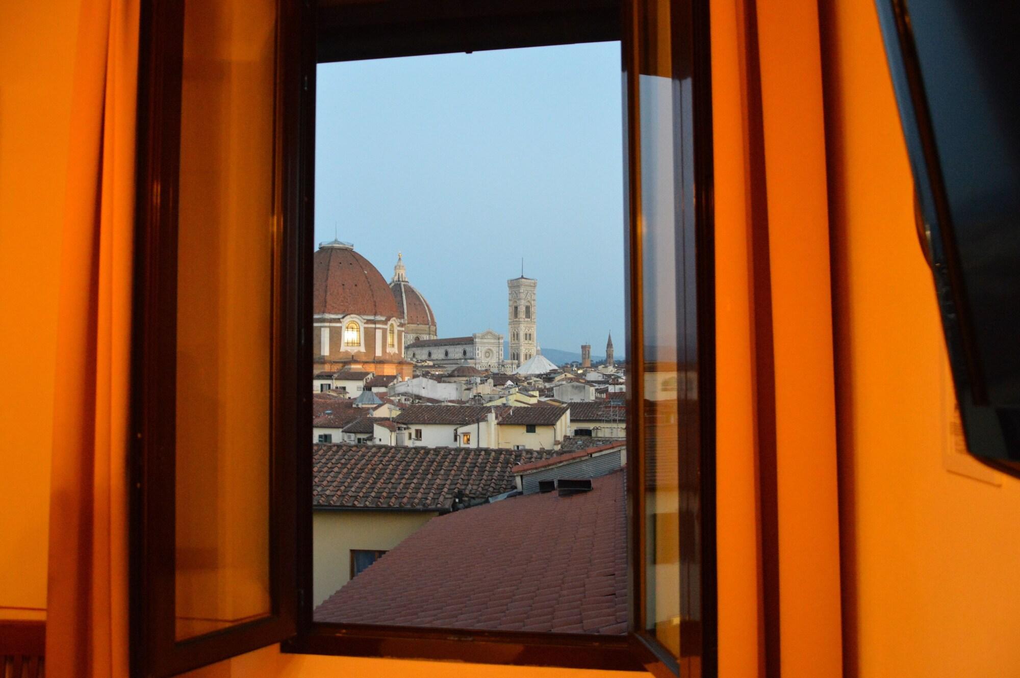 Varios Soggiorno Rubino