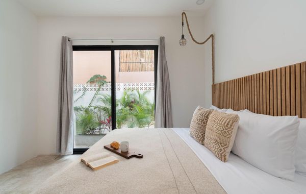 Modern Gated Townhome. 3BR for 6 guests. Walk to Restaurants. Private Jacuzzi - Hoteles cerca de Playa Las Palmas en Tulum