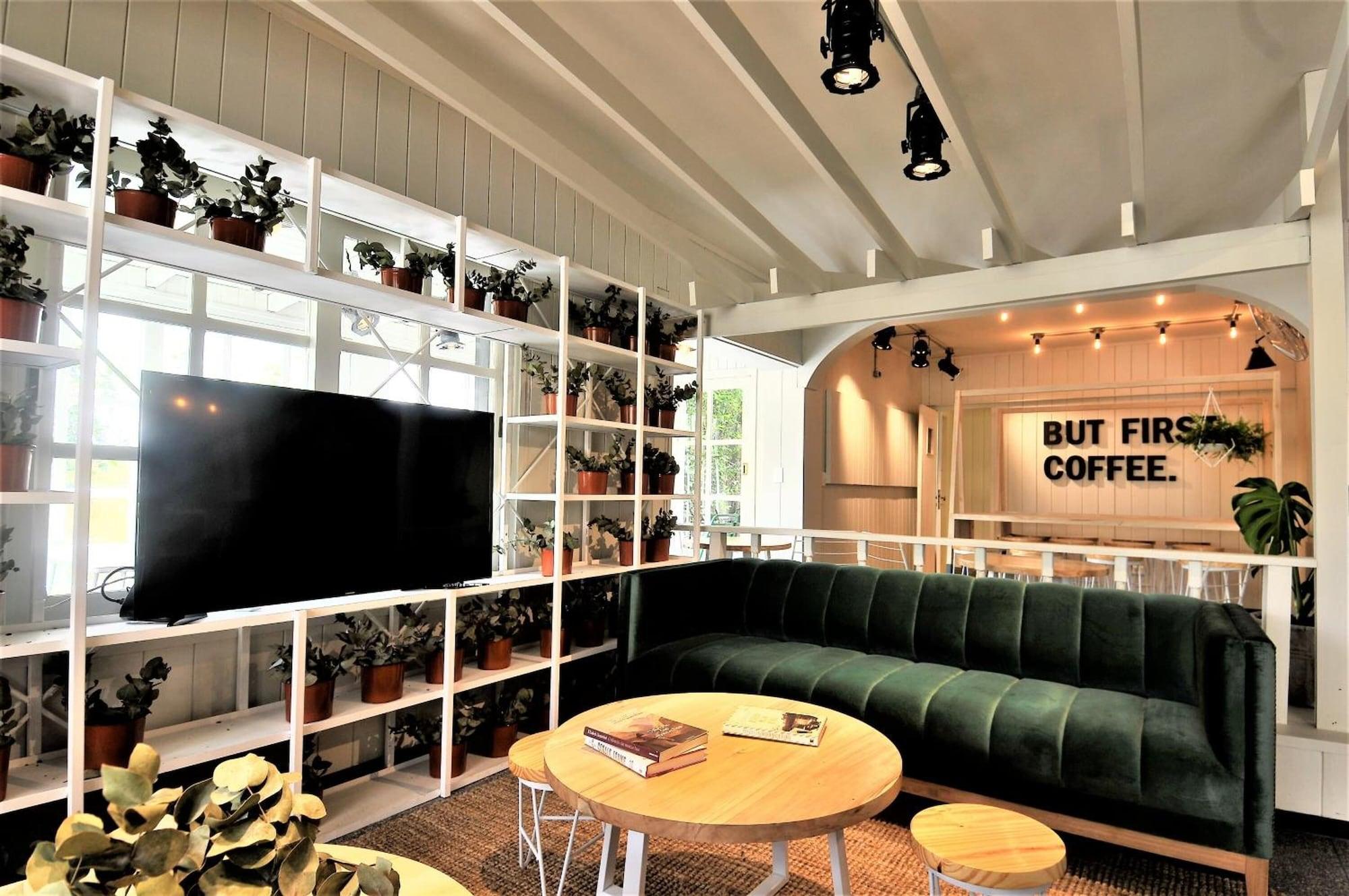 Bar/Salón Hotel Dollar