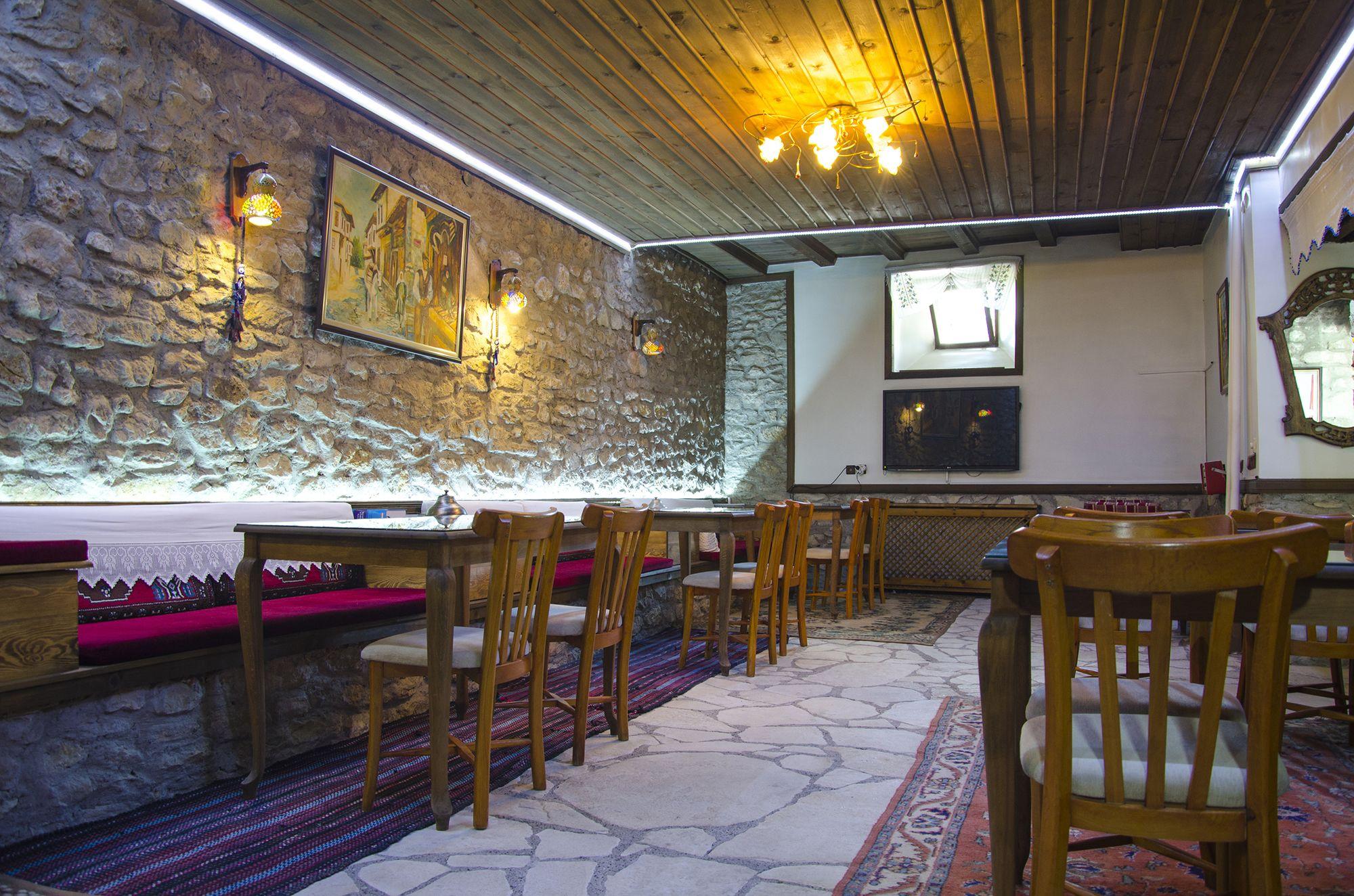 Restaurant Cesmeli Konak Garden