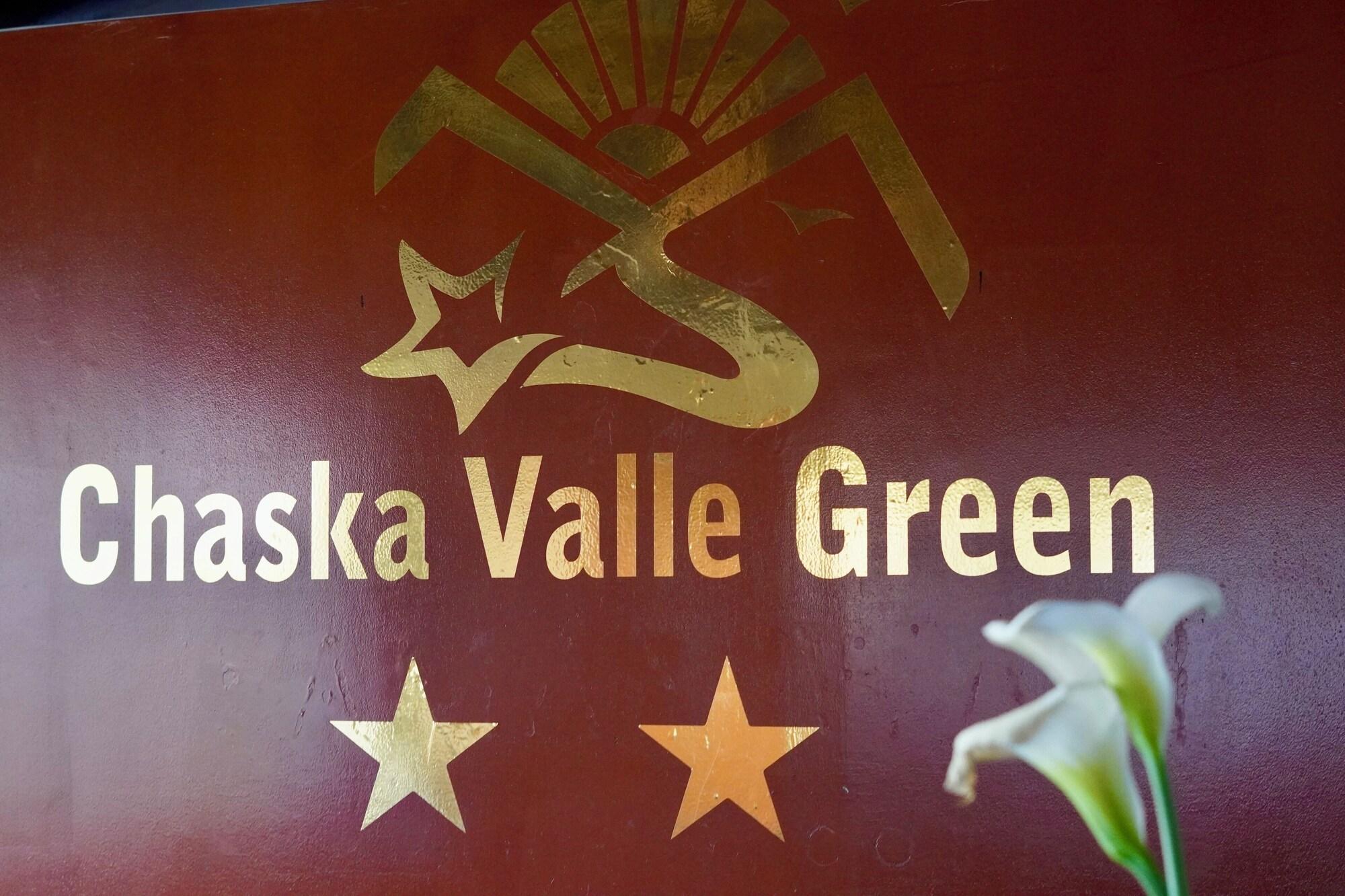 Vista Lobby Chaska Valle Green