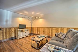 Alquiler Vacacional - Bolton Landing Winter Escape: Walk to Lake!